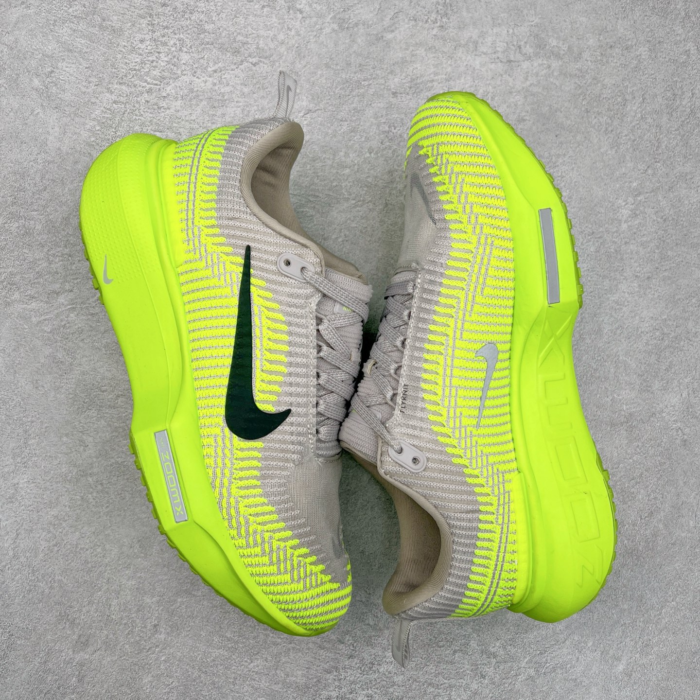 图片[3]-NK ZoomX Invincible Run Flyknit FK3 不可战胜3代系列轻量飞织低帮休闲运动慢跑鞋 此鞋专为短跑运动员而生，是为 5 至 10 公里距离的赛事和训练打造。整体设计采用流线型的轻质工程网眼材质构成鞋面，并与其他 Running 旗舰鞋款同样搭载全脚掌 ZoomX 缓冲中底，搭配 Pebax 物料与橡胶外底。ZoomX StreakFly 首发配色以“Prototype”呈现，其灵感是来自开发期间的磨损测试，透过编号的标记与内侧的预期跑步距离突出研发过程。尺码：36 36.5 37.5 38 38.5 39 40 40.5 41 42 42.5 43 44 44.5 45-选品中心