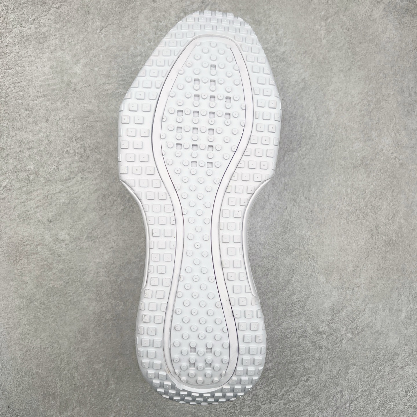 图片[9]-NK ZoomX Invincible Run Flyknit FK3 不可战胜3代系列轻量飞织低帮休闲运动慢跑鞋 此鞋专为短跑运动员而生，是为 5 至 10 公里距离的赛事和训练打造。整体设计采用流线型的轻质工程网眼材质构成鞋面，并与其他 Running 旗舰鞋款同样搭载全脚掌 ZoomX 缓冲中底，搭配 Pebax 物料与橡胶外底。ZoomX StreakFly 首发配色以“Prototype”呈现，其灵感是来自开发期间的磨损测试，透过编号的标记与内侧的预期跑步距离突出研发过程。尺码：36 36.5 37.5 38 38.5 39 40 40.5 41 42 42.5 43 44 44.5 45-选品中心