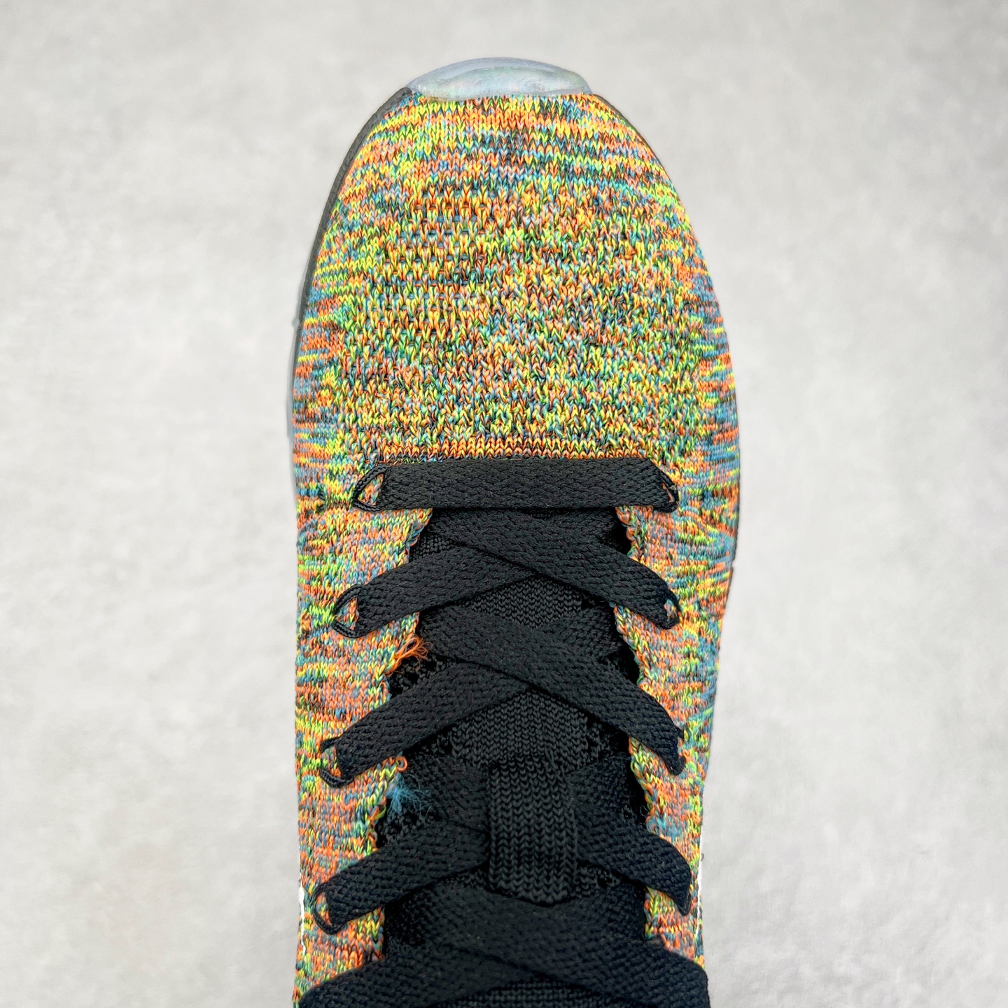 图片[4]-＃纯原 NK Air Max Flyknit 2014 舒适百搭减震耐磨低帮休闲跑步鞋 620469-004 使用备受欢迎的创新FLYKNIT鞋面 一体成形无缝设计将良好的透气性、柔韧性及支撑性完美结合于一身 结合飞线（FLYWIRE）科技 大幅减轻鞋身重量同时 更能根据步态实时调整鞋面的贴合度 如第二层皮肤般轻盈包裹双脚 高性能的缓震性能可将外部冲击力减至最低 让热爱驰骋的你得到可靠的保护 抓地力半透明橡胶外底结合升级版华夫格外底纹路 保证高磨区的耐久性同时更能带给双脚持久稳定的抓地力 无论是路跑或赛道跑 都能为你造就强大功能支持 实拍调校N版已经零色差零失真 百分百还原实物色彩所见即所得 不存在货不对板色差等低级问题 选购参考实物拍摄 不混卖不参货 只用心做好货严格选品 承诺混一赔十 尺码：35.5 36 36.5 37.5 38 38.5 39 40 40.5 41 42 42.5 43 44 44.5 45 46 46.5-选品中心