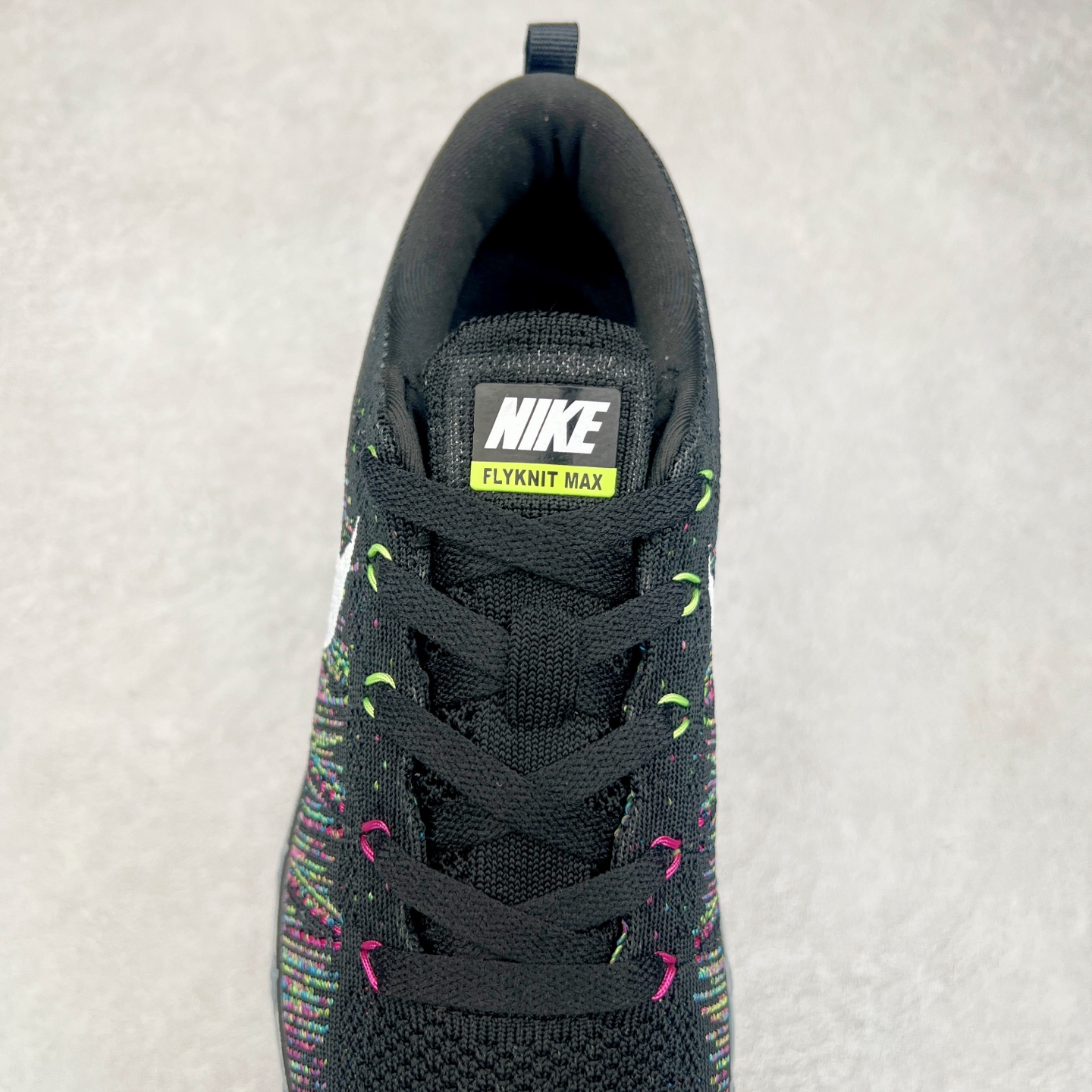 图片[5]-＃纯原 NK Air Max Flyknit 2014 舒适百搭减震耐磨低帮休闲跑步鞋 620469-015 使用备受欢迎的创新FLYKNIT鞋面 一体成形无缝设计将良好的透气性、柔韧性及支撑性完美结合于一身 结合飞线（FLYWIRE）科技 大幅减轻鞋身重量同时 更能根据步态实时调整鞋面的贴合度 如第二层皮肤般轻盈包裹双脚 高性能的缓震性能可将外部冲击力减至最低 让热爱驰骋的你得到可靠的保护 抓地力半透明橡胶外底结合升级版华夫格外底纹路 保证高磨区的耐久性同时更能带给双脚持久稳定的抓地力 无论是路跑或赛道跑 都能为你造就强大功能支持 实拍调校N版已经零色差零失真 百分百还原实物色彩所见即所得 不存在货不对板色差等低级问题 选购参考实物拍摄 不混卖不参货 只用心做好货严格选品 承诺混一赔十 尺码：35.5 36 36.5 37.5 38 38.5 39 40 40.5 41 42 42.5 43 44 44.5 45 46 46.5-选品中心