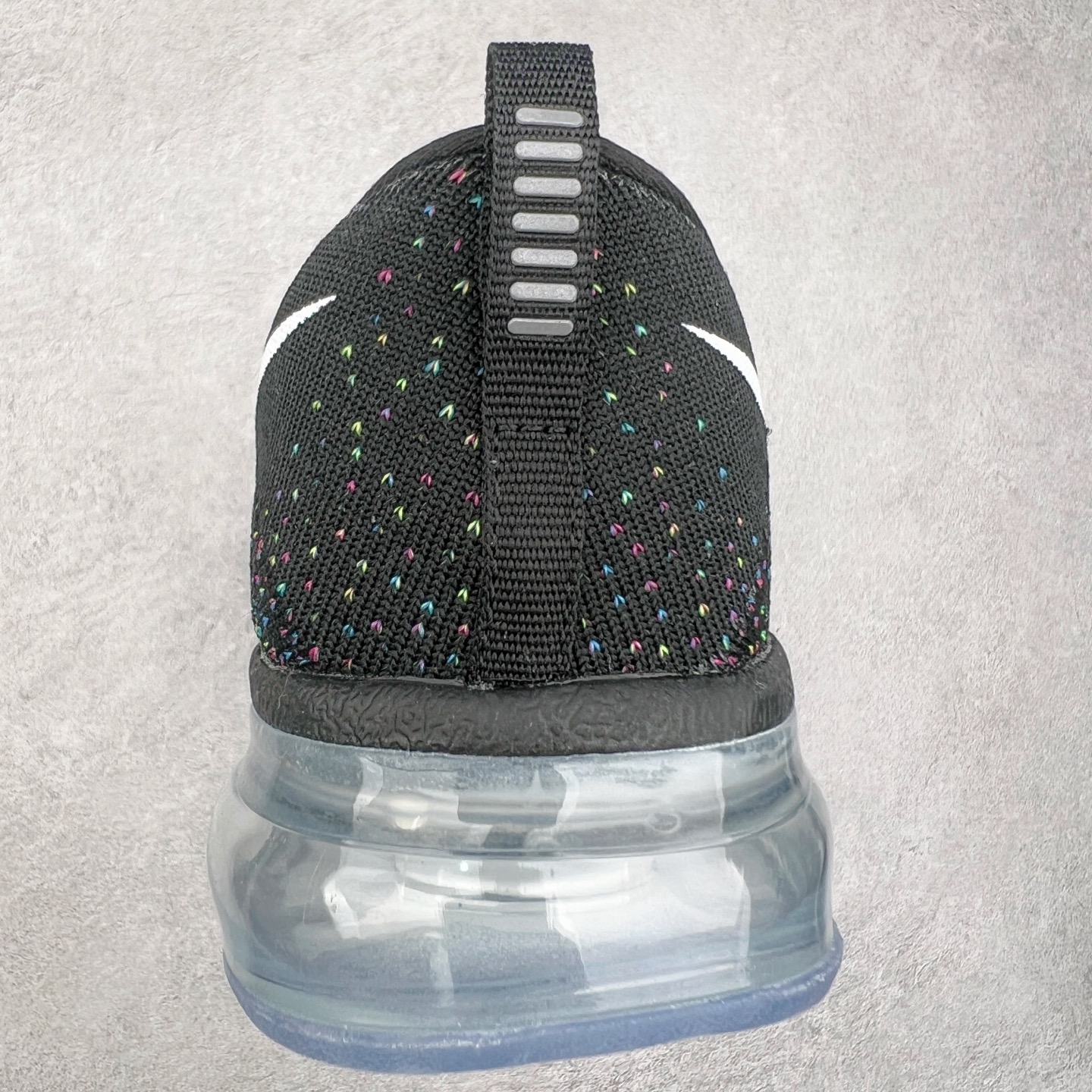 图片[8]-＃纯原 NK Air Max Flyknit 2014 舒适百搭减震耐磨低帮休闲跑步鞋 620469-015 使用备受欢迎的创新FLYKNIT鞋面 一体成形无缝设计将良好的透气性、柔韧性及支撑性完美结合于一身 结合飞线（FLYWIRE）科技 大幅减轻鞋身重量同时 更能根据步态实时调整鞋面的贴合度 如第二层皮肤般轻盈包裹双脚 高性能的缓震性能可将外部冲击力减至最低 让热爱驰骋的你得到可靠的保护 抓地力半透明橡胶外底结合升级版华夫格外底纹路 保证高磨区的耐久性同时更能带给双脚持久稳定的抓地力 无论是路跑或赛道跑 都能为你造就强大功能支持 实拍调校N版已经零色差零失真 百分百还原实物色彩所见即所得 不存在货不对板色差等低级问题 选购参考实物拍摄 不混卖不参货 只用心做好货严格选品 承诺混一赔十 尺码：35.5 36 36.5 37.5 38 38.5 39 40 40.5 41 42 42.5 43 44 44.5 45 46 46.5-选品中心