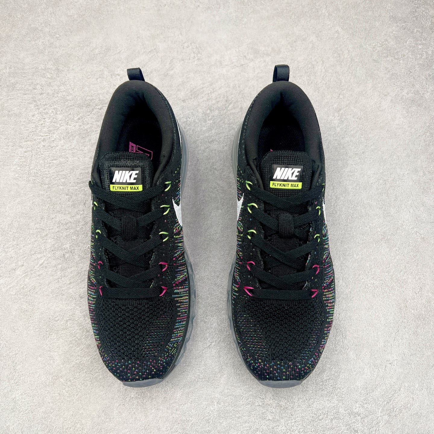 图片[2]-＃纯原 NK Air Max Flyknit 2014 舒适百搭减震耐磨低帮休闲跑步鞋 620469-015 使用备受欢迎的创新FLYKNIT鞋面 一体成形无缝设计将良好的透气性、柔韧性及支撑性完美结合于一身 结合飞线（FLYWIRE）科技 大幅减轻鞋身重量同时 更能根据步态实时调整鞋面的贴合度 如第二层皮肤般轻盈包裹双脚 高性能的缓震性能可将外部冲击力减至最低 让热爱驰骋的你得到可靠的保护 抓地力半透明橡胶外底结合升级版华夫格外底纹路 保证高磨区的耐久性同时更能带给双脚持久稳定的抓地力 无论是路跑或赛道跑 都能为你造就强大功能支持 实拍调校N版已经零色差零失真 百分百还原实物色彩所见即所得 不存在货不对板色差等低级问题 选购参考实物拍摄 不混卖不参货 只用心做好货严格选品 承诺混一赔十 尺码：35.5 36 36.5 37.5 38 38.5 39 40 40.5 41 42 42.5 43 44 44.5 45 46 46.5-选品中心