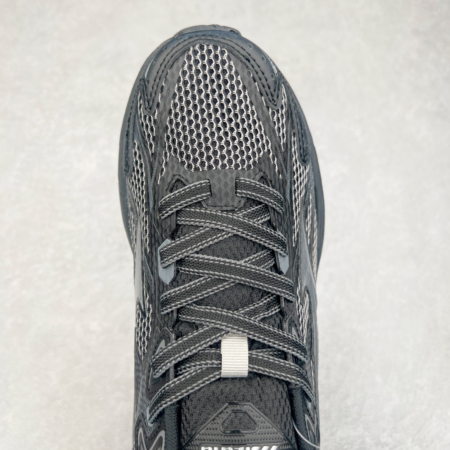 图片[4]-Mizuno Speed 2K 美津浓复古厚底织物合成革防滑耐磨透气低帮休闲跑步鞋 美津浓（Mizuno）是日本美津浓株式会社于1906年创立的运动品牌，经过一个多世纪的不断努力现已成为世界著名的运动器具、服装和鞋类生产商。美津浓力求服务于各类运动项目，并竭力使运动生活更加愉快和振奋。产品种类齐全，覆盖几乎全部主要运动项目，达到30万多个品类。尺码：36 36.5 37.5 38 38.5 39 40 40.5 41 42 42.5 43 44 44.5 45-选品中心