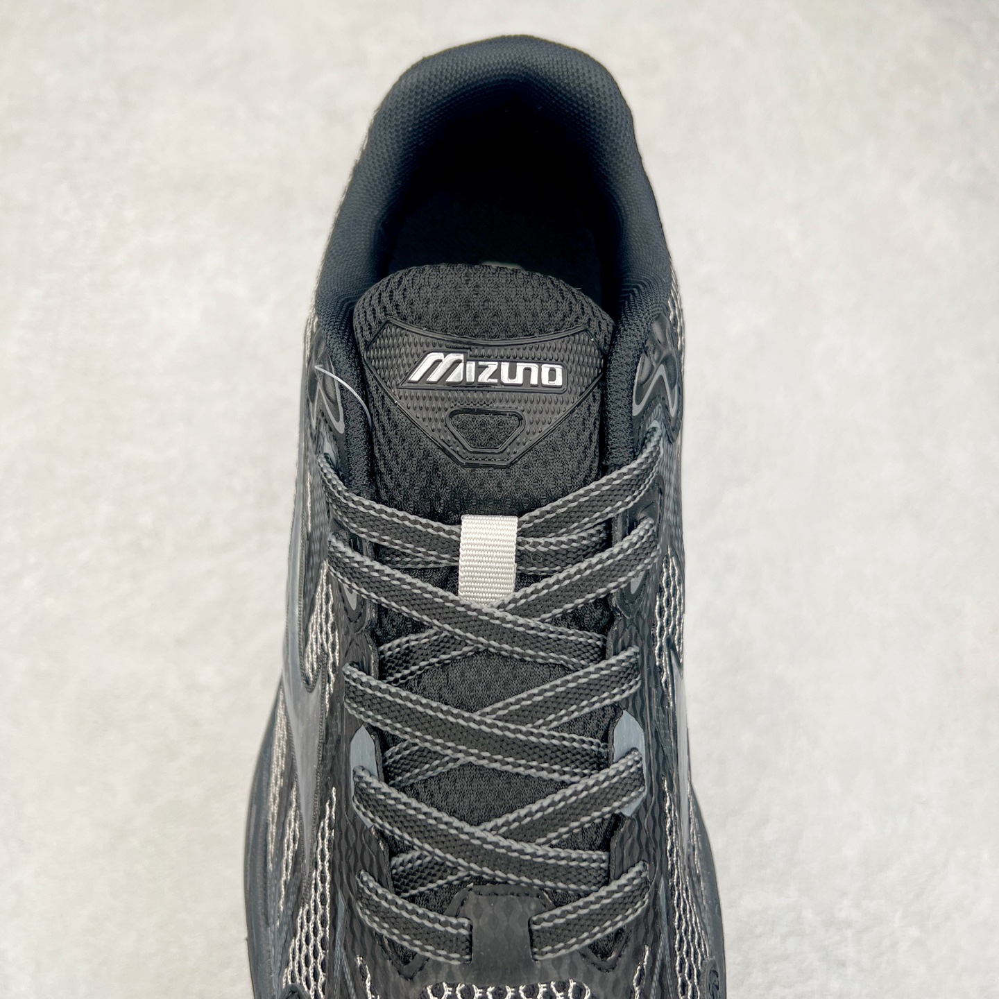 图片[5]-Mizuno Speed 2K 美津浓复古厚底织物合成革防滑耐磨透气低帮休闲跑步鞋 美津浓（Mizuno）是日本美津浓株式会社于1906年创立的运动品牌，经过一个多世纪的不断努力现已成为世界著名的运动器具、服装和鞋类生产商。美津浓力求服务于各类运动项目，并竭力使运动生活更加愉快和振奋。产品种类齐全，覆盖几乎全部主要运动项目，达到30万多个品类。尺码：36 36.5 37.5 38 38.5 39 40 40.5 41 42 42.5 43 44 44.5 45-选品中心