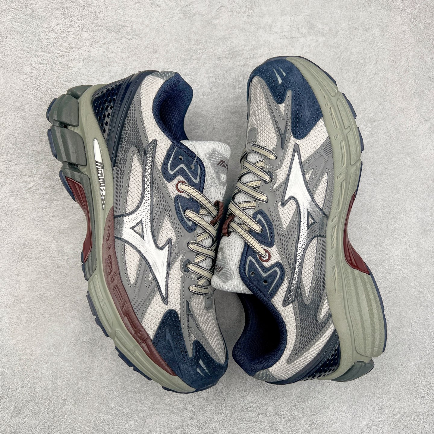 图片[3]-Mizuno Speed 2K 美津浓复古厚底织物合成革防滑耐磨透气低帮休闲跑步鞋 美津浓（Mizuno）是日本美津浓株式会社于1906年创立的运动品牌，经过一个多世纪的不断努力现已成为世界著名的运动器具、服装和鞋类生产商。美津浓力求服务于各类运动项目，并竭力使运动生活更加愉快和振奋。产品种类齐全，覆盖几乎全部主要运动项目，达到30万多个品类。尺码：36 36.5 37.5 38 38.5 39 40 40.5 41 42 42.5 43 44 44.5 45-选品中心