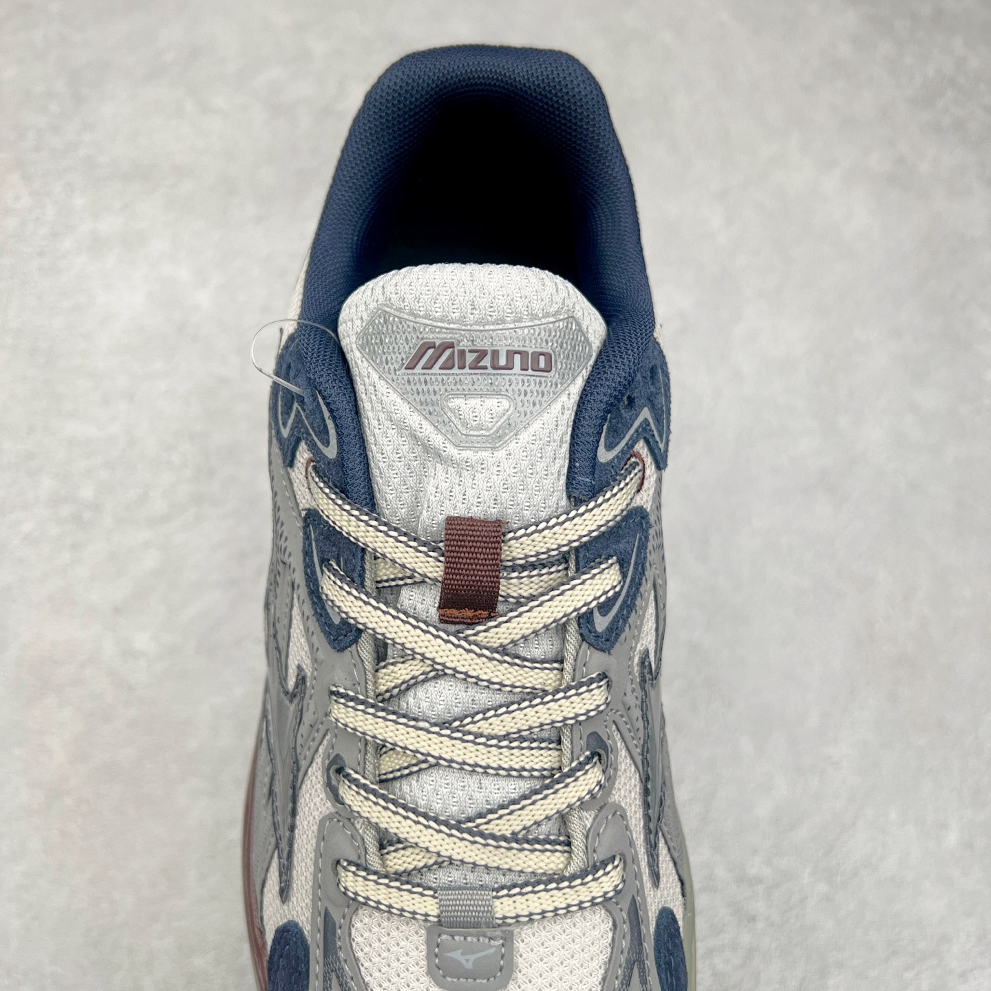 图片[5]-Mizuno Speed 2K 美津浓复古厚底织物合成革防滑耐磨透气低帮休闲跑步鞋 美津浓（Mizuno）是日本美津浓株式会社于1906年创立的运动品牌，经过一个多世纪的不断努力现已成为世界著名的运动器具、服装和鞋类生产商。美津浓力求服务于各类运动项目，并竭力使运动生活更加愉快和振奋。产品种类齐全，覆盖几乎全部主要运动项目，达到30万多个品类。尺码：36 36.5 37.5 38 38.5 39 40 40.5 41 42 42.5 43 44 44.5 45-选品中心