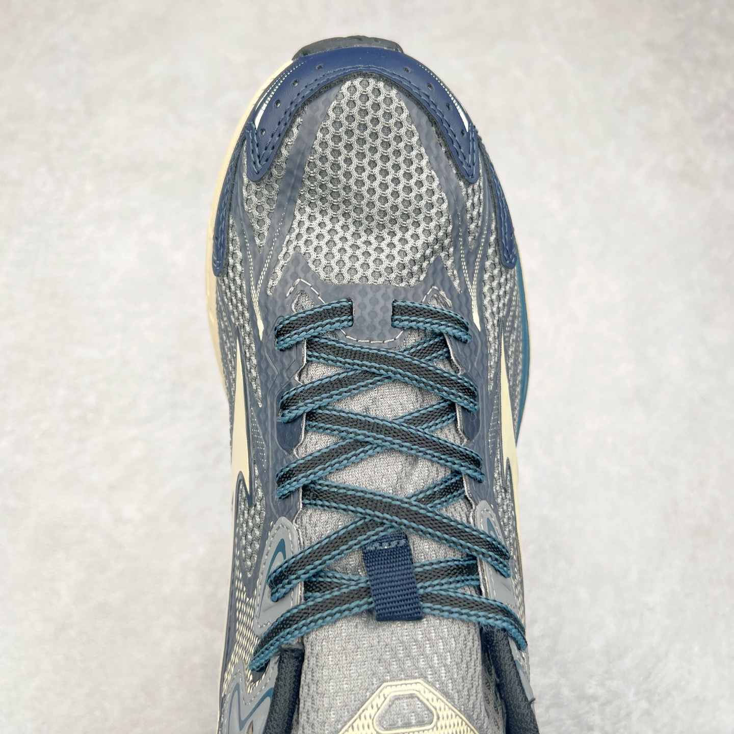 图片[4]-Mizuno Speed 2K 美津浓复古厚底织物合成革防滑耐磨透气低帮休闲跑步鞋 美津浓（Mizuno）是日本美津浓株式会社于1906年创立的运动品牌，经过一个多世纪的不断努力现已成为世界著名的运动器具、服装和鞋类生产商。美津浓力求服务于各类运动项目，并竭力使运动生活更加愉快和振奋。产品种类齐全，覆盖几乎全部主要运动项目，达到30万多个品类。尺码：36 36.5 37.5 38 38.5 39 40 40.5 41 42 42.5 43 44 44.5 45-选品中心