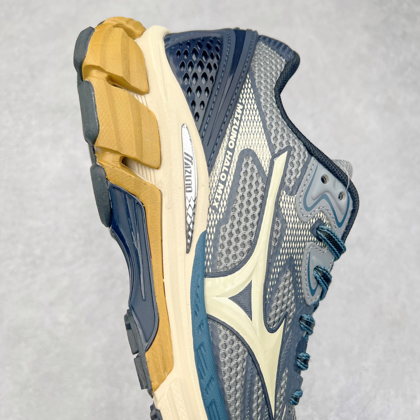 图片[6]-Mizuno Speed 2K 美津浓复古厚底织物合成革防滑耐磨透气低帮休闲跑步鞋 美津浓（Mizuno）是日本美津浓株式会社于1906年创立的运动品牌，经过一个多世纪的不断努力现已成为世界著名的运动器具、服装和鞋类生产商。美津浓力求服务于各类运动项目，并竭力使运动生活更加愉快和振奋。产品种类齐全，覆盖几乎全部主要运动项目，达到30万多个品类。尺码：36 36.5 37.5 38 38.5 39 40 40.5 41 42 42.5 43 44 44.5 45-选品中心