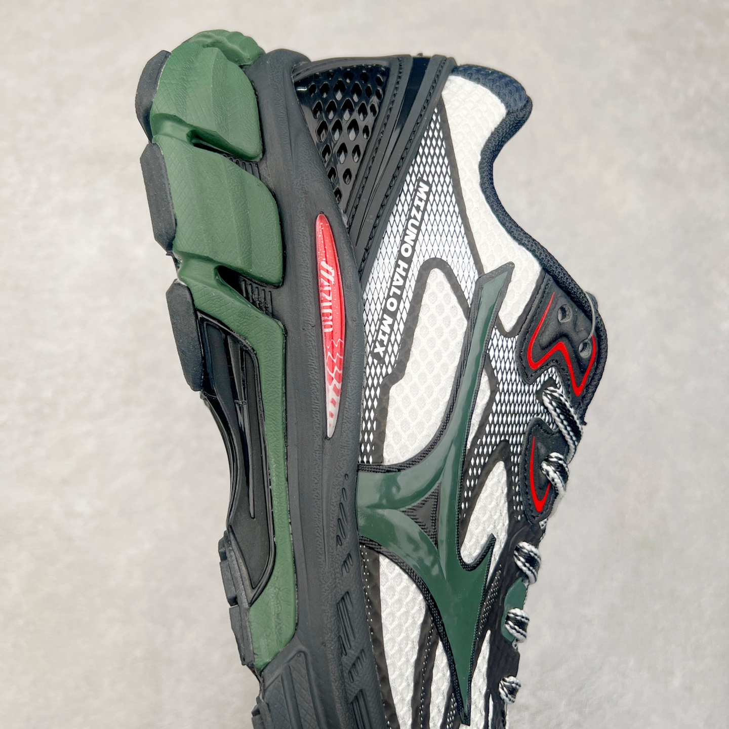 图片[6]-Mizuno Speed 2K 美津浓复古厚底织物合成革防滑耐磨透气低帮休闲跑步鞋 美津浓（Mizuno）是日本美津浓株式会社于1906年创立的运动品牌，经过一个多世纪的不断努力现已成为世界著名的运动器具、服装和鞋类生产商。美津浓力求服务于各类运动项目，并竭力使运动生活更加愉快和振奋。产品种类齐全，覆盖几乎全部主要运动项目，达到30万多个品类。尺码：36 36.5 37.5 38 38.5 39 40 40.5 41 42 42.5 43 44 44.5 45-选品中心