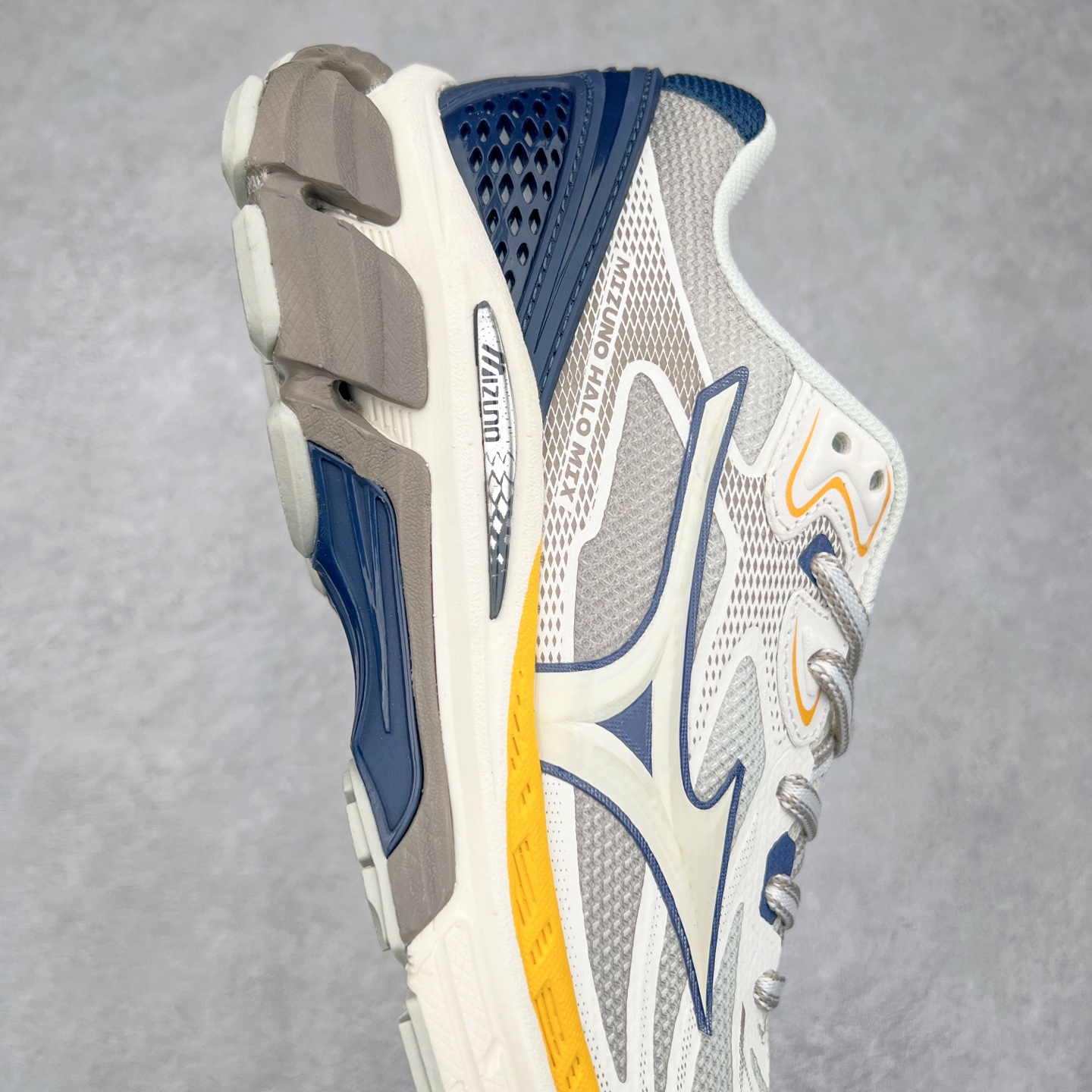 图片[6]-Mizuno Speed 2K 美津浓复古厚底织物合成革防滑耐磨透气低帮休闲跑步鞋 美津浓（Mizuno）是日本美津浓株式会社于1906年创立的运动品牌，经过一个多世纪的不断努力现已成为世界著名的运动器具、服装和鞋类生产商。美津浓力求服务于各类运动项目，并竭力使运动生活更加愉快和振奋。产品种类齐全，覆盖几乎全部主要运动项目，达到30万多个品类。尺码：36 36.5 37.5 38 38.5 39 40 40.5 41 42 42.5 43 44 44.5 45-选品中心