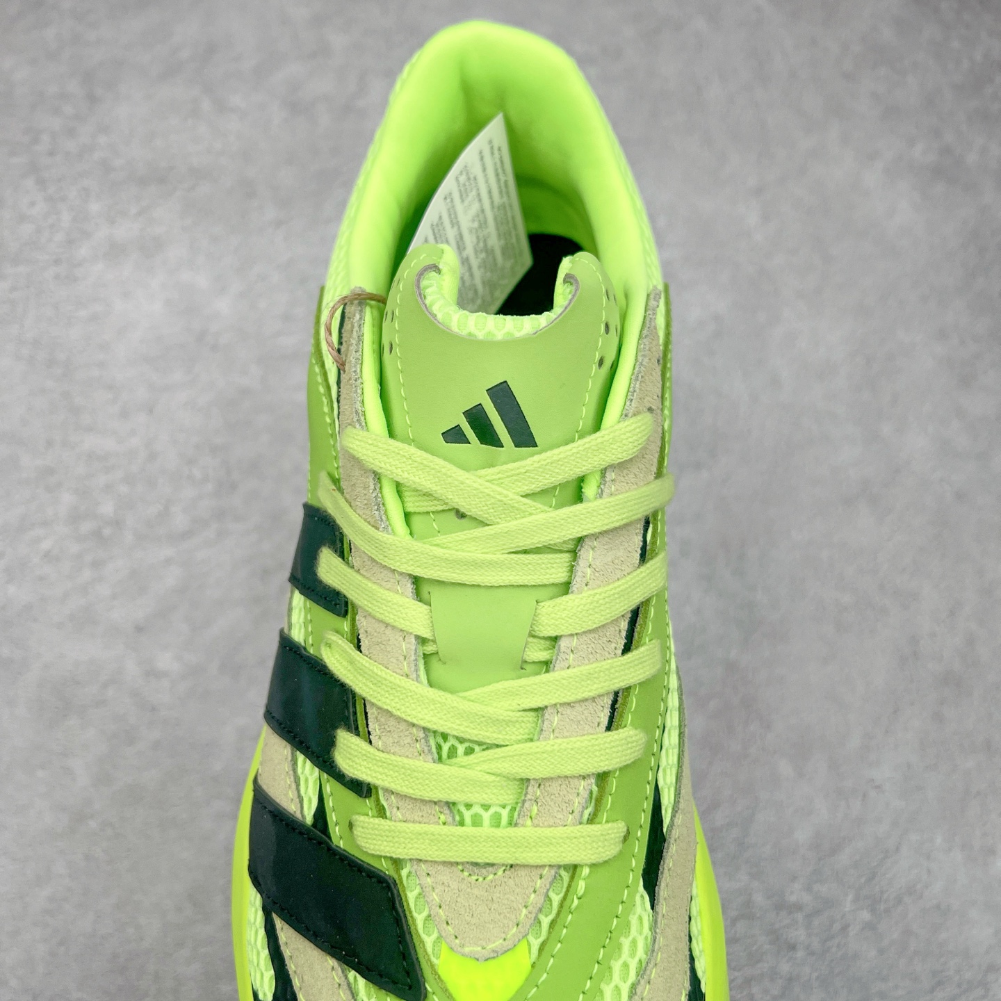 图片[5]-AD LIGHTBLAZE 流光舒适防滑耐磨低帮跑步鞋 JP7308 前卫的专业跑鞋风格造型，LIGHTBLAZE延续了竞速美学的流线轮廓，保留住了与 AdizeroAdios Pro Evo 1相类似厚底理念和「宽三道杠」的视觉元素。尺码：36 36.5 37.5 38 38.5 39 40 40.5 41 42 42.5 43 44 44.5 45-选品中心