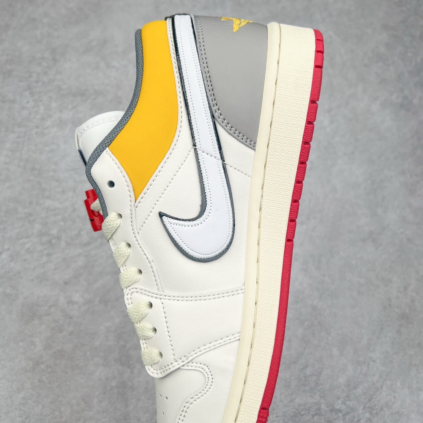 图片[7]-＃K版 Air Jordan AJ1 Low 低帮 帆白黄 HV4511-133 全新流水线出品 DT版本唯一平替选择 市场第二梯队最强版 全部原鞋开发 原楦原纸板开发 全鞋电脑针车 原厂内置全掌气垫 原盒内在原标 唯一Zp原版鞋带绑法 免检产品 全新2022版型 全头层皮料 完美零毛边处理 原厂配置全掌气垫 价格定位良心 几十个配色陆续出货 尺码：36 36.5 37.5 38 38.5 39 40 40.5 41 42 42.5 43 44 44.5 45 46 47.5-选品中心