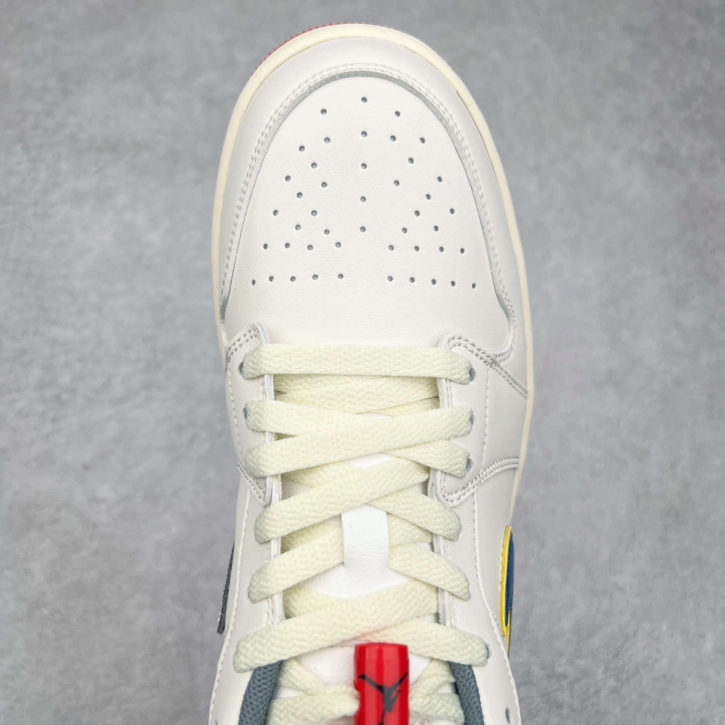 图片[4]-＃K版 Air Jordan AJ1 Low 低帮 帆白黄 HV4511-133 全新流水线出品 DT版本唯一平替选择 市场第二梯队最强版 全部原鞋开发 原楦原纸板开发 全鞋电脑针车 原厂内置全掌气垫 原盒内在原标 唯一Zp原版鞋带绑法 免检产品 全新2022版型 全头层皮料 完美零毛边处理 原厂配置全掌气垫 价格定位良心 几十个配色陆续出货 尺码：36 36.5 37.5 38 38.5 39 40 40.5 41 42 42.5 43 44 44.5 45 46 47.5-选品中心
