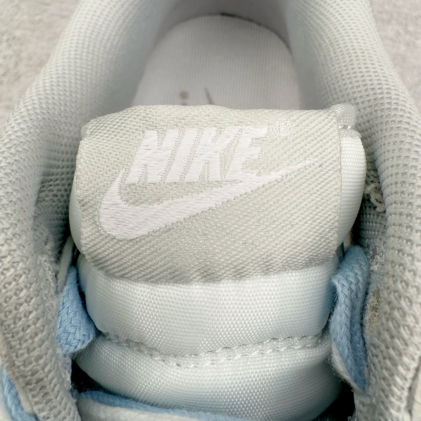 图片[14]-＃原盒版 NK Dunk Low 蛇年限定 灵蛇之珠 DD1391-103 全新支线性价比拉满 迎合行情定价 正确头层皮料 细节均购入原鞋校对开发 全套原纸板楦头加持 细节品控鞋型稳定 独家私模官方最新原厂磨具打造大底 鞋头坡度极致还原 原盒原配 玻璃冲刀 超高清洁度 全鞋零毛边皮料切割 正确中底布背胶中底布拉帮走线 尺码：36 36.5 37.5 38 38.5 39 40 40.5 41 42 42.5 43 44 44.5 45 46-选品中心