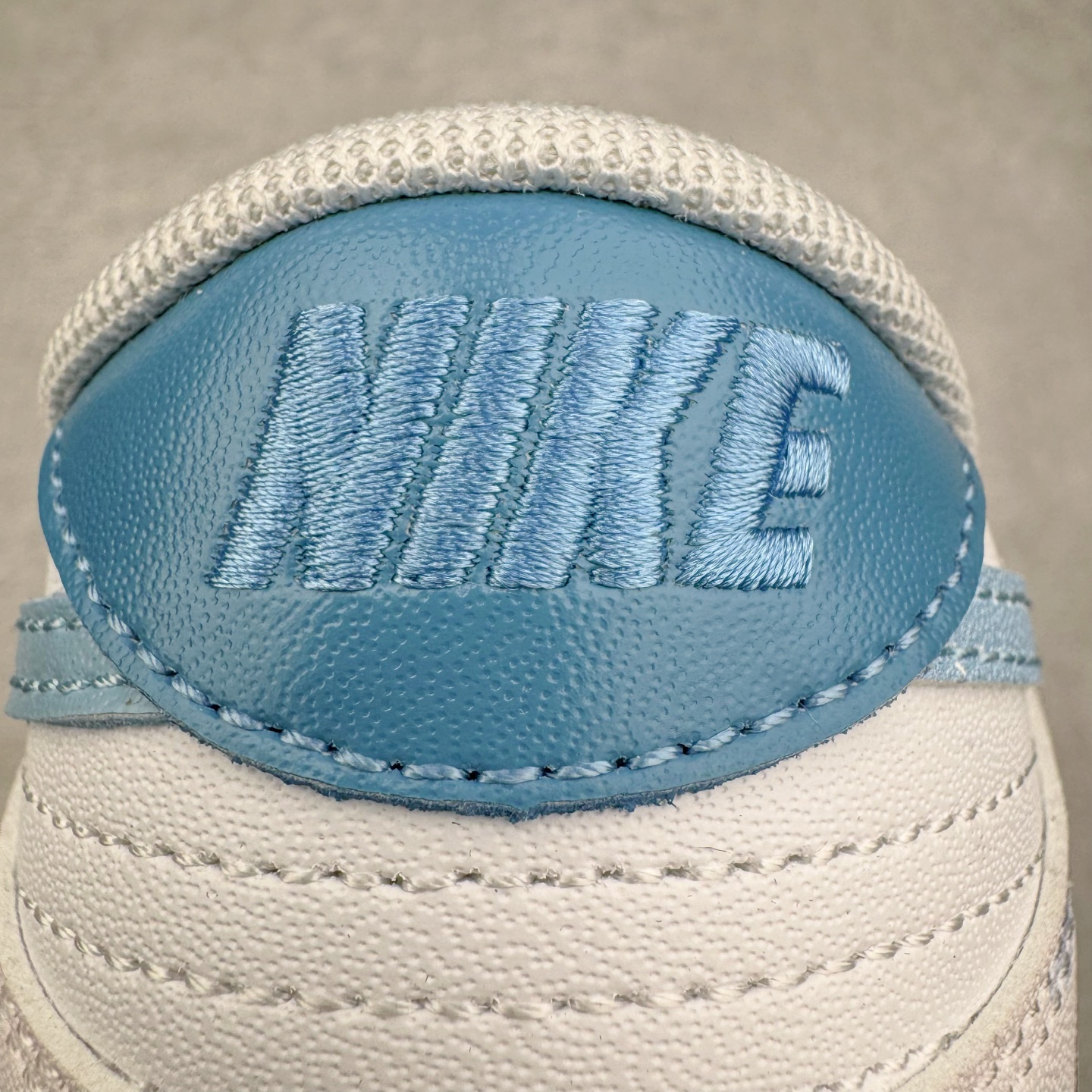 图片[13]-＃原盒版 NK Dunk Low 蛇年限定 灵蛇之珠 DD1391-103 全新支线性价比拉满 迎合行情定价 正确头层皮料 细节均购入原鞋校对开发 全套原纸板楦头加持 细节品控鞋型稳定 独家私模官方最新原厂磨具打造大底 鞋头坡度极致还原 原盒原配 玻璃冲刀 超高清洁度 全鞋零毛边皮料切割 正确中底布背胶中底布拉帮走线 尺码：36 36.5 37.5 38 38.5 39 40 40.5 41 42 42.5 43 44 44.5 45 46-选品中心