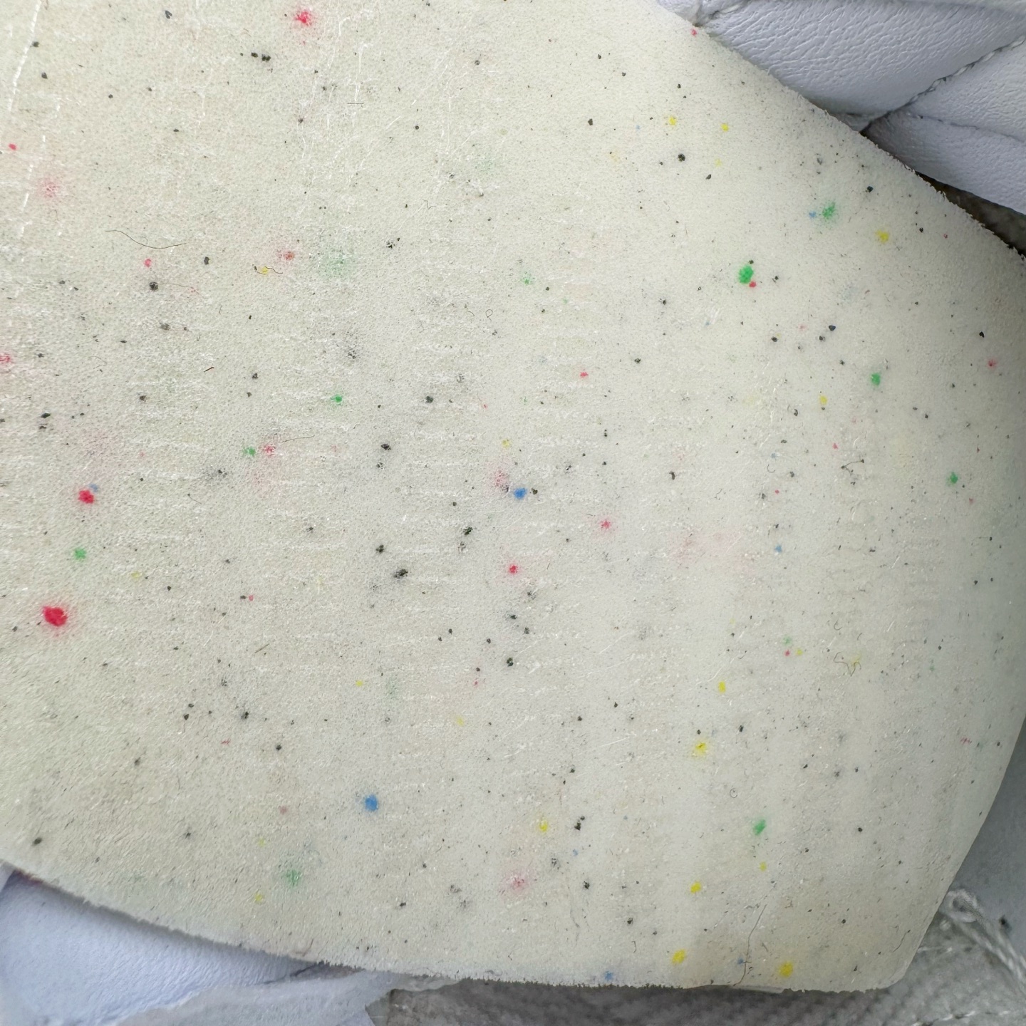 图片[17]-AD Originals Superstar 经典复古贝壳头板鞋 CNY中国年 蛇年限定 白红 JR8036 诞生于1969年 是第一双将全皮面鞋 身与橡胶鞋头结合在一起的低帮篮球鞋 Superstar最开始 是作为高帮篮球鞋Pro Model的低帮版本而出现的 但因为其独特和醒目的橡胶鞋头造型而让大家熟知 被大家形象地称为\\\”shelltoe\\\”贝壳头 在70年代的美国职业篮球场上 接近3/4的NBA球员都将这双Superstar作为场上用鞋 80年代之后 经过不断的改良和发展 Superstar逐渐成为横跨时装、音乐、街头文化、休闲和运动等各大领域的时尚潮鞋 尺码：36 36.5 37 38 38.5 39 40 40.5 41 42 42.5 43 44 44.5 45-选品中心