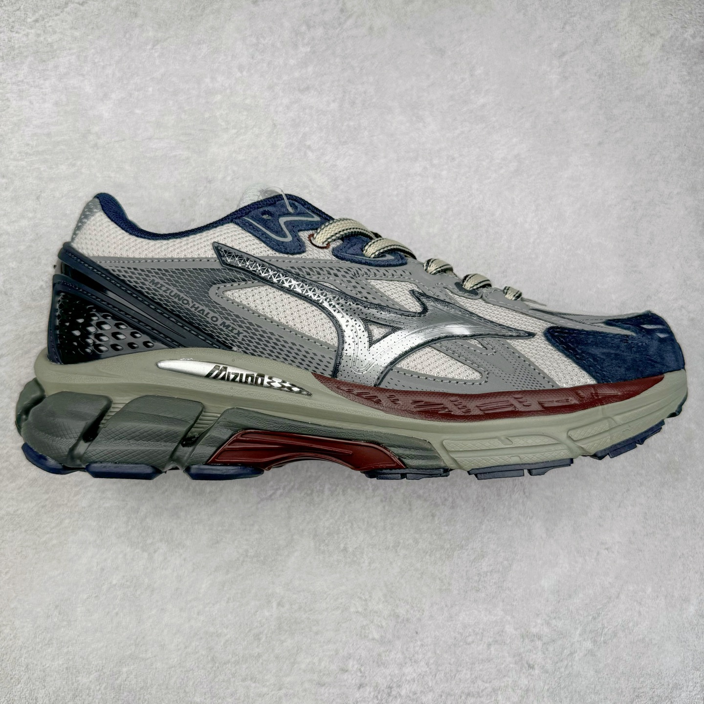 Mizuno Speed 2K 美津浓复古厚底织物合成革防滑耐磨透气低帮休闲跑步鞋 美津浓（Mizuno）是日本美津浓株式会社于1906年创立的运动品牌，经过一个多世纪的不断努力现已成为世界著名的运动器具、服装和鞋类生产商。美津浓力求服务于各类运动项目，并竭力使运动生活更加愉快和振奋。产品种类齐全，覆盖几乎全部主要运动项目，达到30万多个品类。尺码：36 36.5 37.5 38 38.5 39 40 40.5 41 42 42.5 43 44 44.5 45-选品中心