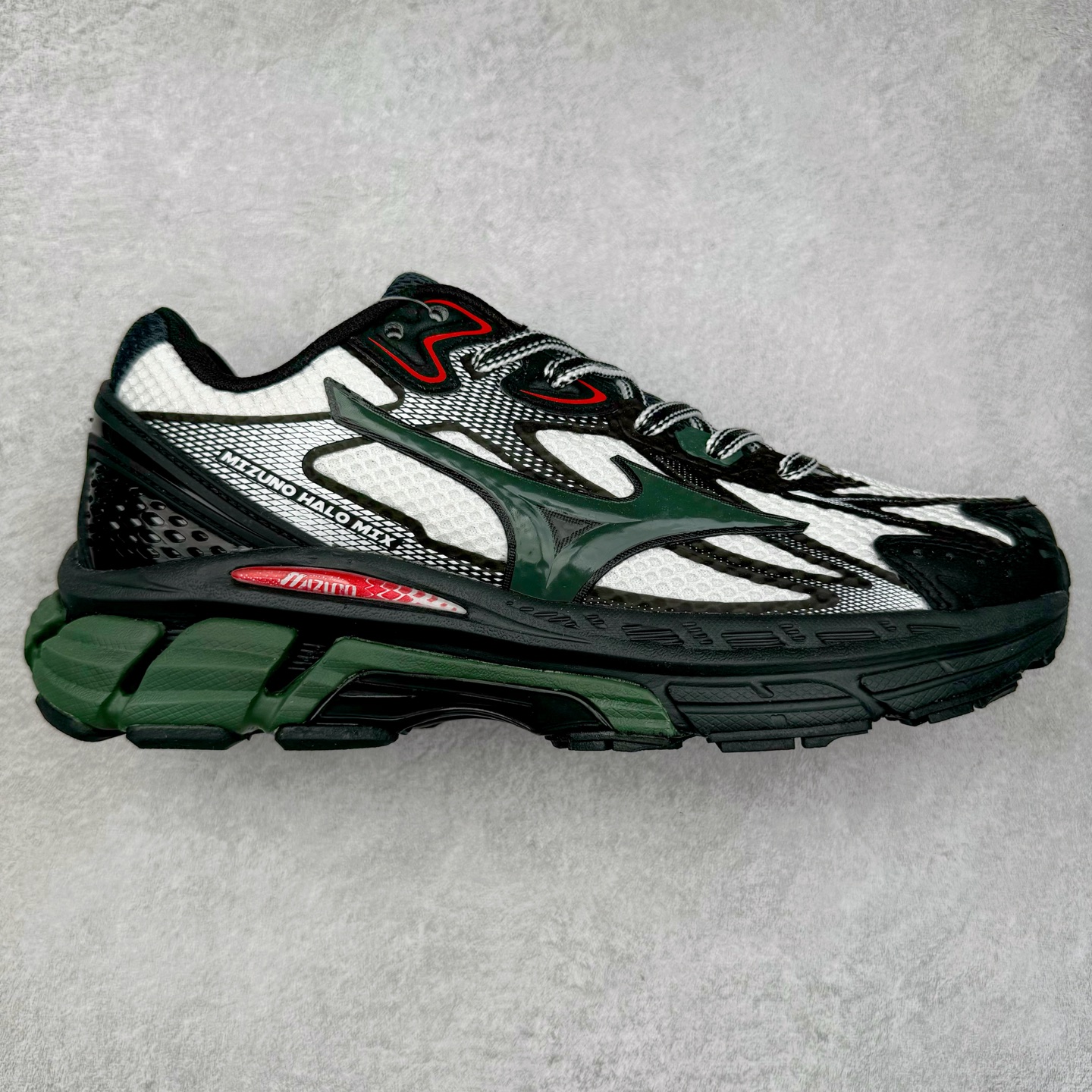 Mizuno Speed 2K 美津浓复古厚底织物合成革防滑耐磨透气低帮休闲跑步鞋 美津浓（Mizuno）是日本美津浓株式会社于1906年创立的运动品牌，经过一个多世纪的不断努力现已成为世界著名的运动器具、服装和鞋类生产商。美津浓力求服务于各类运动项目，并竭力使运动生活更加愉快和振奋。产品种类齐全，覆盖几乎全部主要运动项目，达到30万多个品类。尺码：36 36.5 37.5 38 38.5 39 40 40.5 41 42 42.5 43 44 44.5 45-选品中心