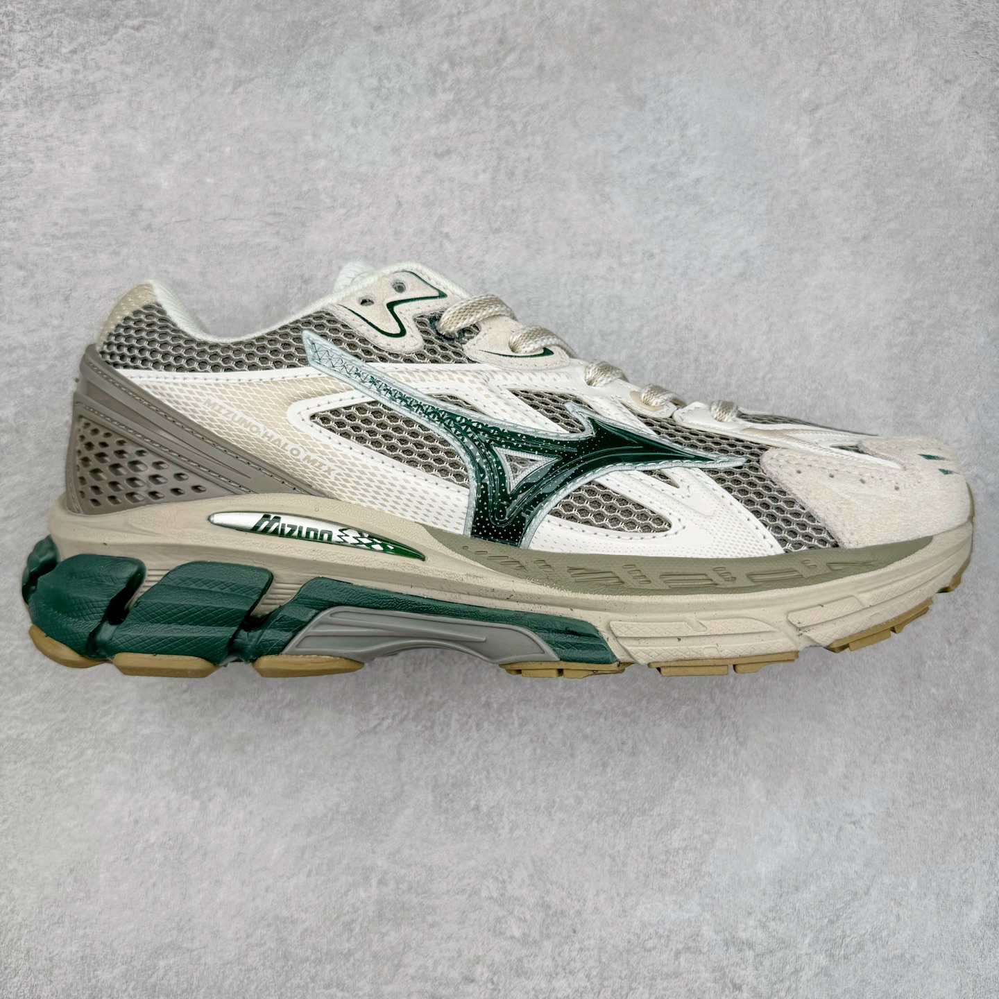 图片[2]-Mizuno Speed 2K 美津浓复古厚底织物合成革防滑耐磨透气低帮休闲跑步鞋 美津浓（Mizuno）是日本美津浓株式会社于1906年创立的运动品牌，经过一个多世纪的不断努力现已成为世界著名的运动器具、服装和鞋类生产商。美津浓力求服务于各类运动项目，并竭力使运动生活更加愉快和振奋。产品种类齐全，覆盖几乎全部主要运动项目，达到30万多个品类。尺码：36 36.5 37.5 38 38.5 39 40 40.5 41 42 42.5 43 44 44.5 45-选品中心