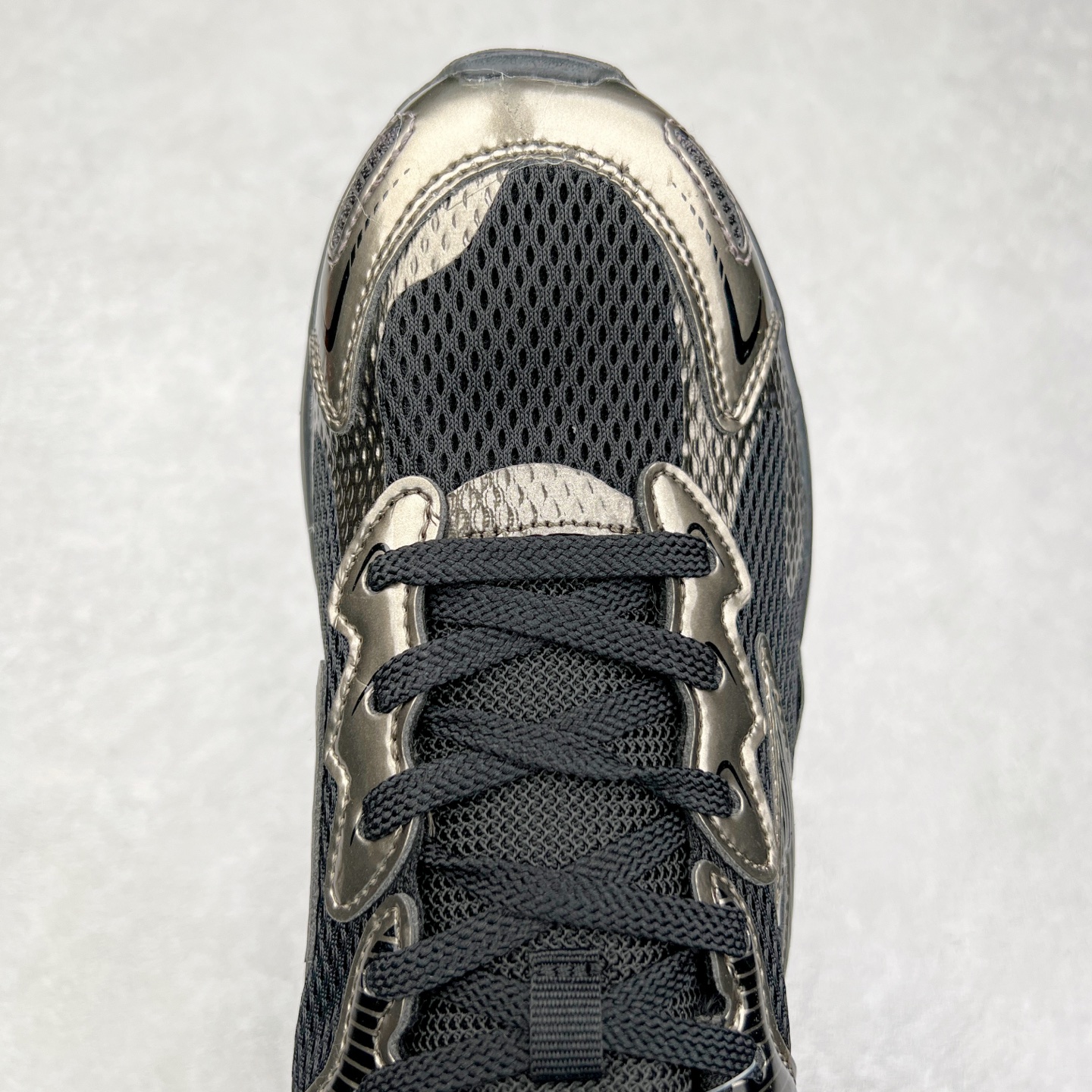 图片[4]-Mizuno Speed 2K 美津浓复古厚底织物合成革防滑耐磨透气低帮休闲跑步鞋 美津浓（Mizuno）是日本美津浓株式会社于1906年创立的运动品牌，经过一个多世纪的不断努力现已成为世界著名的运动器具、服装和鞋类生产商。美津浓力求服务于各类运动项目，并竭力使运动生活更加愉快和振奋。产品种类齐全，覆盖几乎全部主要运动项目，达到30万多个品类。尺码：36 36.5 37.5 38 38.5 39 40 40.5 41 42 42.5 43 44 44.5 45-选品中心