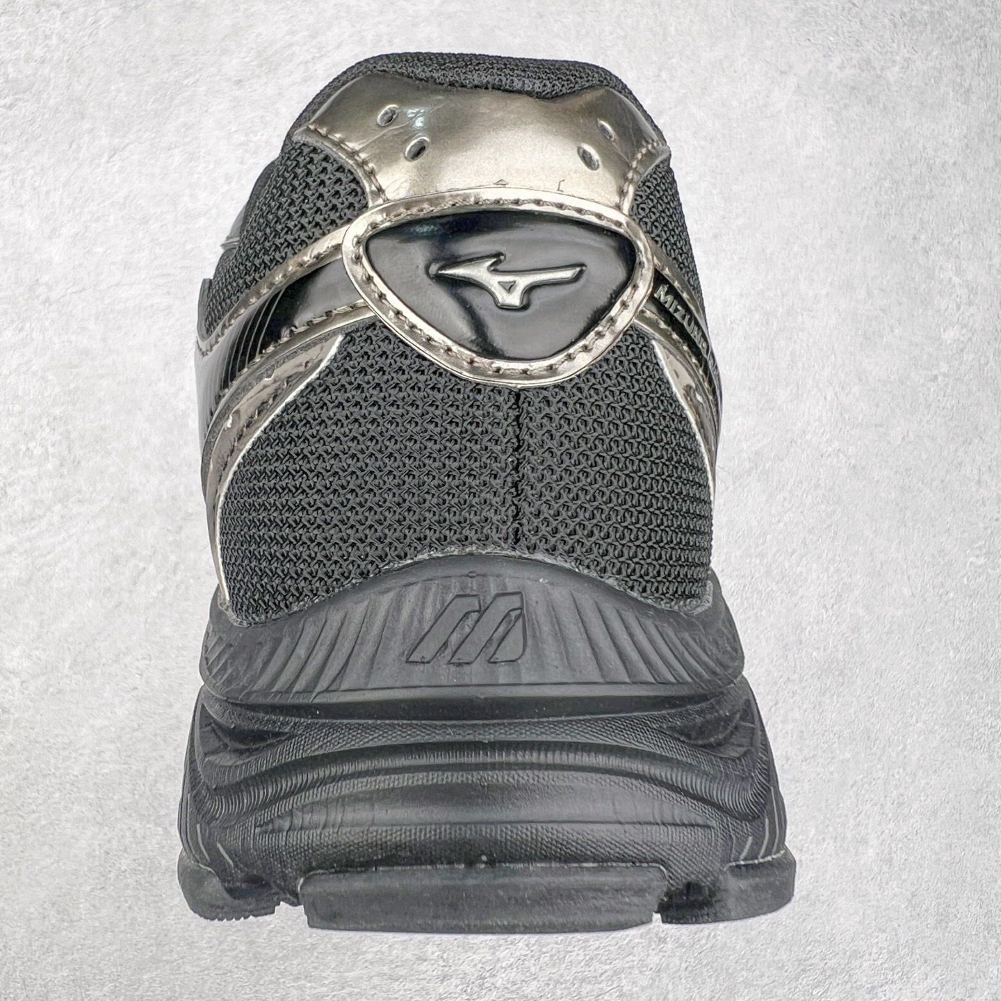 图片[8]-Mizuno Speed 2K 美津浓复古厚底织物合成革防滑耐磨透气低帮休闲跑步鞋 美津浓（Mizuno）是日本美津浓株式会社于1906年创立的运动品牌，经过一个多世纪的不断努力现已成为世界著名的运动器具、服装和鞋类生产商。美津浓力求服务于各类运动项目，并竭力使运动生活更加愉快和振奋。产品种类齐全，覆盖几乎全部主要运动项目，达到30万多个品类。尺码：36 36.5 37.5 38 38.5 39 40 40.5 41 42 42.5 43 44 44.5 45-选品中心