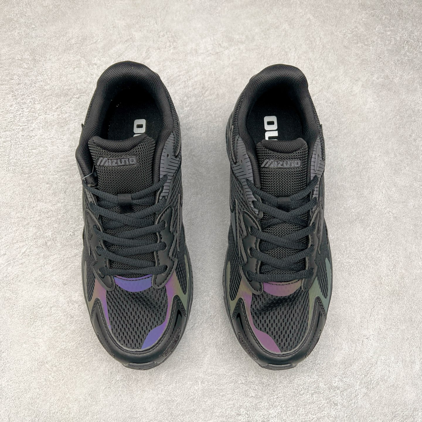 图片[2]-Mizuno Speed 2K 美津浓复古厚底织物合成革防滑耐磨透气低帮休闲跑步鞋 美津浓（Mizuno）是日本美津浓株式会社于1906年创立的运动品牌，经过一个多世纪的不断努力现已成为世界著名的运动器具、服装和鞋类生产商。美津浓力求服务于各类运动项目，并竭力使运动生活更加愉快和振奋。产品种类齐全，覆盖几乎全部主要运动项目，达到30万多个品类。尺码：36 36.5 37.5 38 38.5 39 40 40.5 41 42 42.5 43 44 44.5 45-选品中心