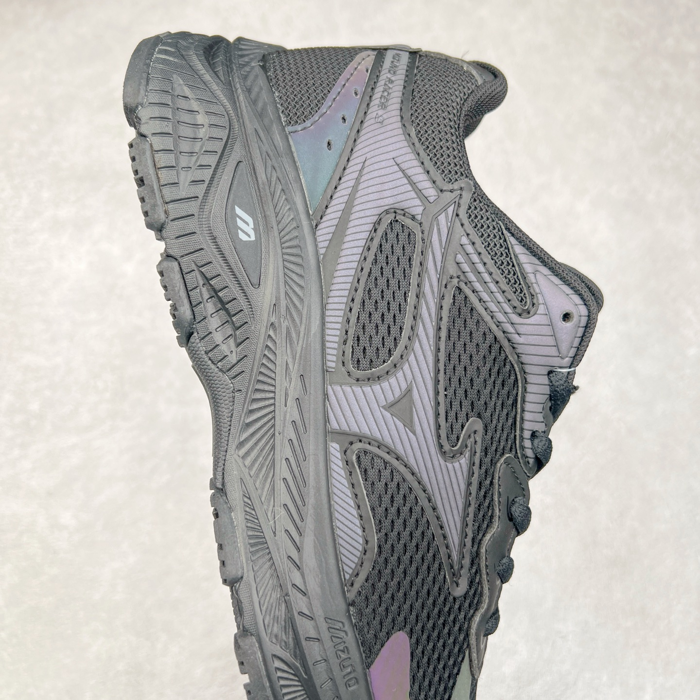 图片[6]-Mizuno Speed 2K 美津浓复古厚底织物合成革防滑耐磨透气低帮休闲跑步鞋 美津浓（Mizuno）是日本美津浓株式会社于1906年创立的运动品牌，经过一个多世纪的不断努力现已成为世界著名的运动器具、服装和鞋类生产商。美津浓力求服务于各类运动项目，并竭力使运动生活更加愉快和振奋。产品种类齐全，覆盖几乎全部主要运动项目，达到30万多个品类。尺码：36 36.5 37.5 38 38.5 39 40 40.5 41 42 42.5 43 44 44.5 45-选品中心