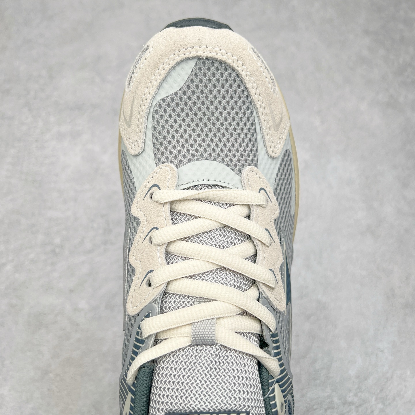 图片[4]-Mizuno Speed 2K 美津浓复古厚底织物合成革防滑耐磨透气低帮休闲跑步鞋 美津浓（Mizuno）是日本美津浓株式会社于1906年创立的运动品牌，经过一个多世纪的不断努力现已成为世界著名的运动器具、服装和鞋类生产商。美津浓力求服务于各类运动项目，并竭力使运动生活更加愉快和振奋。产品种类齐全，覆盖几乎全部主要运动项目，达到30万多个品类。尺码：36 36.5 37.5 38 38.5 39 40 40.5 41 42 42.5 43 44 44.5 45-选品中心