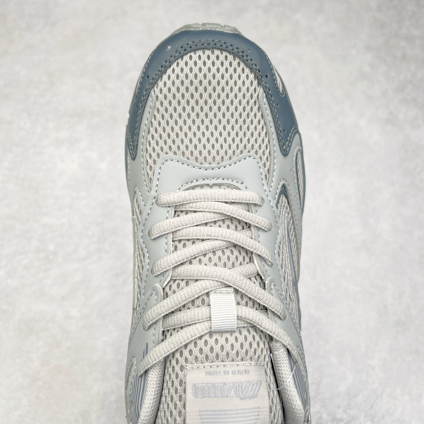 图片[4]-Mizuno Speed 2K 美津浓复古厚底织物合成革防滑耐磨透气低帮休闲跑步鞋 美津浓（Mizuno）是日本美津浓株式会社于1906年创立的运动品牌，经过一个多世纪的不断努力现已成为世界著名的运动器具、服装和鞋类生产商。美津浓力求服务于各类运动项目，并竭力使运动生活更加愉快和振奋。产品种类齐全，覆盖几乎全部主要运动项目，达到30万多个品类。尺码：36 36.5 37.5 38 38.5 39 40 40.5 41 42 42.5 43 44 44.5 45-选品中心