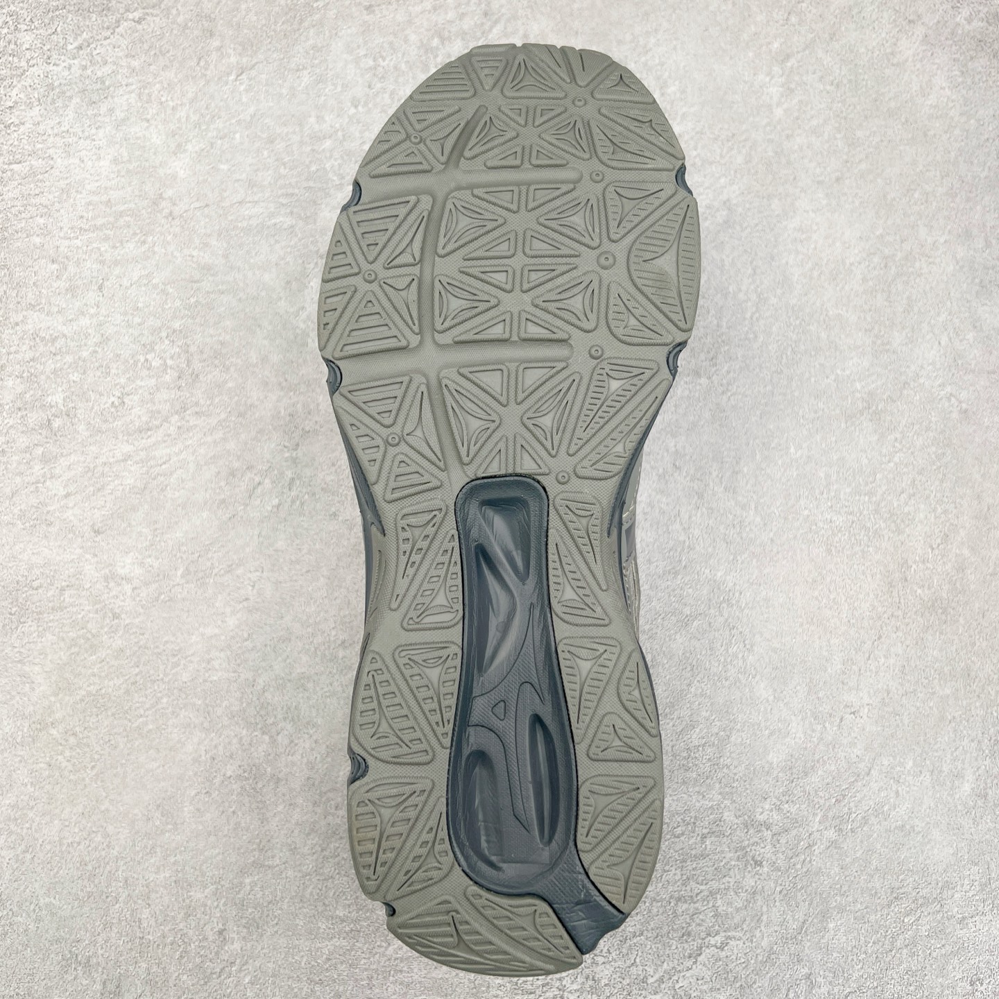 图片[9]-Mizuno Speed 2K 美津浓复古厚底织物合成革防滑耐磨透气低帮休闲跑步鞋 美津浓（Mizuno）是日本美津浓株式会社于1906年创立的运动品牌，经过一个多世纪的不断努力现已成为世界著名的运动器具、服装和鞋类生产商。美津浓力求服务于各类运动项目，并竭力使运动生活更加愉快和振奋。产品种类齐全，覆盖几乎全部主要运动项目，达到30万多个品类。尺码：36 36.5 37.5 38 38.5 39 40 40.5 41 42 42.5 43 44 44.5 45-选品中心