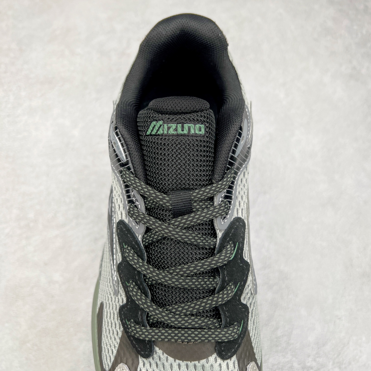 图片[5]-Mizuno Speed 2K 美津浓复古厚底织物合成革防滑耐磨透气低帮休闲跑步鞋 美津浓（Mizuno）是日本美津浓株式会社于1906年创立的运动品牌，经过一个多世纪的不断努力现已成为世界著名的运动器具、服装和鞋类生产商。美津浓力求服务于各类运动项目，并竭力使运动生活更加愉快和振奋。产品种类齐全，覆盖几乎全部主要运动项目，达到30万多个品类。尺码：36 36.5 37.5 38 38.5 39 40 40.5 41 42 42.5 43 44 44.5 45-选品中心