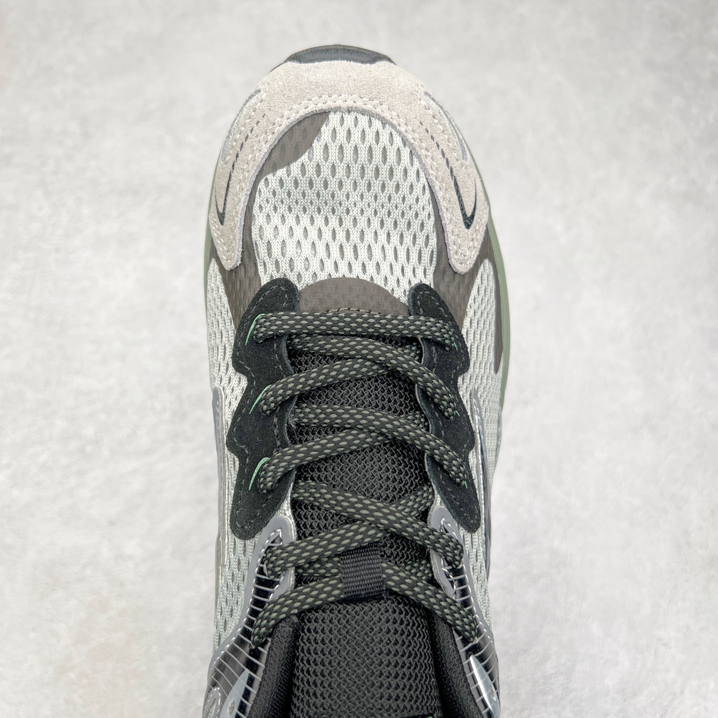 图片[4]-Mizuno Speed 2K 美津浓复古厚底织物合成革防滑耐磨透气低帮休闲跑步鞋 美津浓（Mizuno）是日本美津浓株式会社于1906年创立的运动品牌，经过一个多世纪的不断努力现已成为世界著名的运动器具、服装和鞋类生产商。美津浓力求服务于各类运动项目，并竭力使运动生活更加愉快和振奋。产品种类齐全，覆盖几乎全部主要运动项目，达到30万多个品类。尺码：36 36.5 37.5 38 38.5 39 40 40.5 41 42 42.5 43 44 44.5 45-选品中心