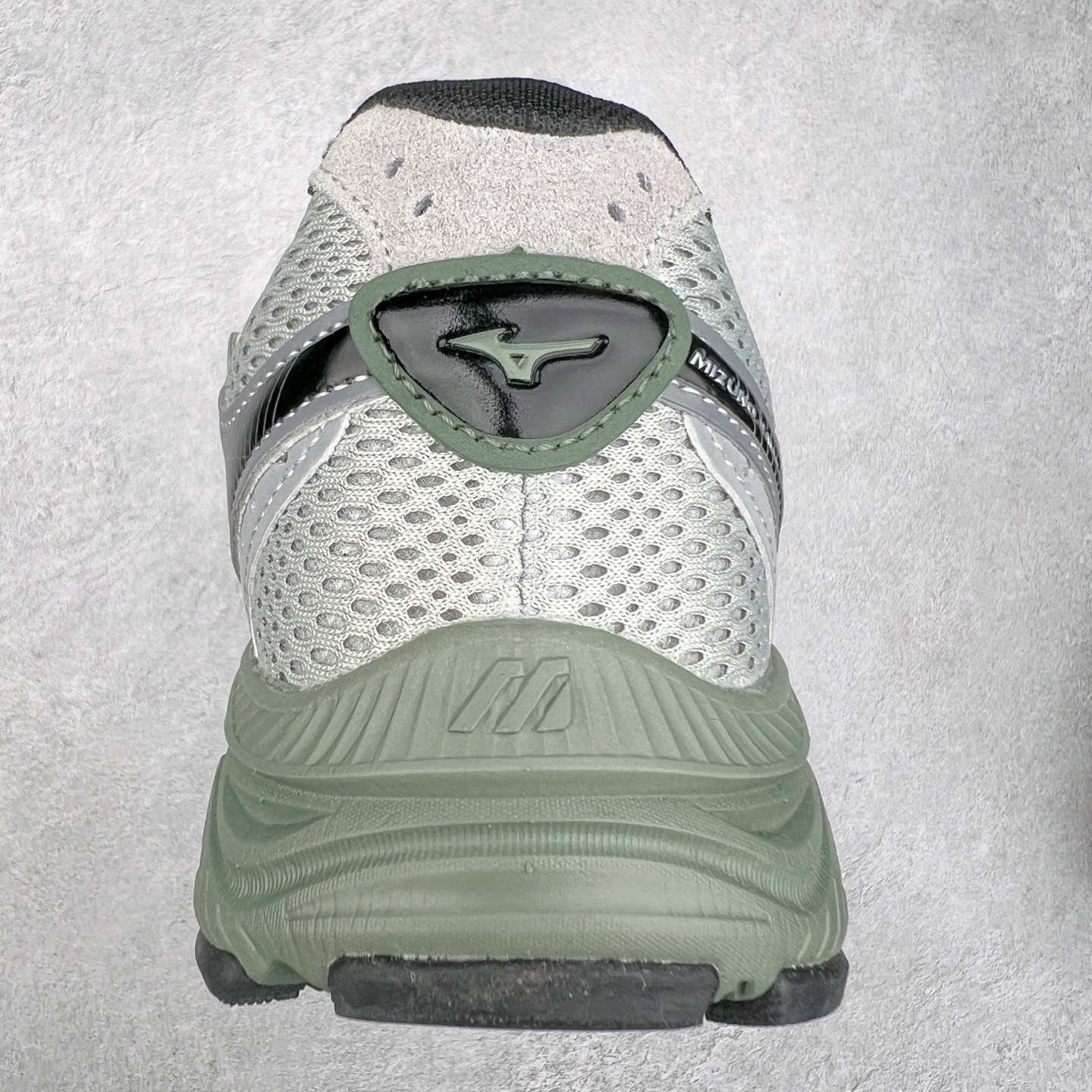 图片[8]-Mizuno Speed 2K 美津浓复古厚底织物合成革防滑耐磨透气低帮休闲跑步鞋 美津浓（Mizuno）是日本美津浓株式会社于1906年创立的运动品牌，经过一个多世纪的不断努力现已成为世界著名的运动器具、服装和鞋类生产商。美津浓力求服务于各类运动项目，并竭力使运动生活更加愉快和振奋。产品种类齐全，覆盖几乎全部主要运动项目，达到30万多个品类。尺码：36 36.5 37.5 38 38.5 39 40 40.5 41 42 42.5 43 44 44.5 45-选品中心