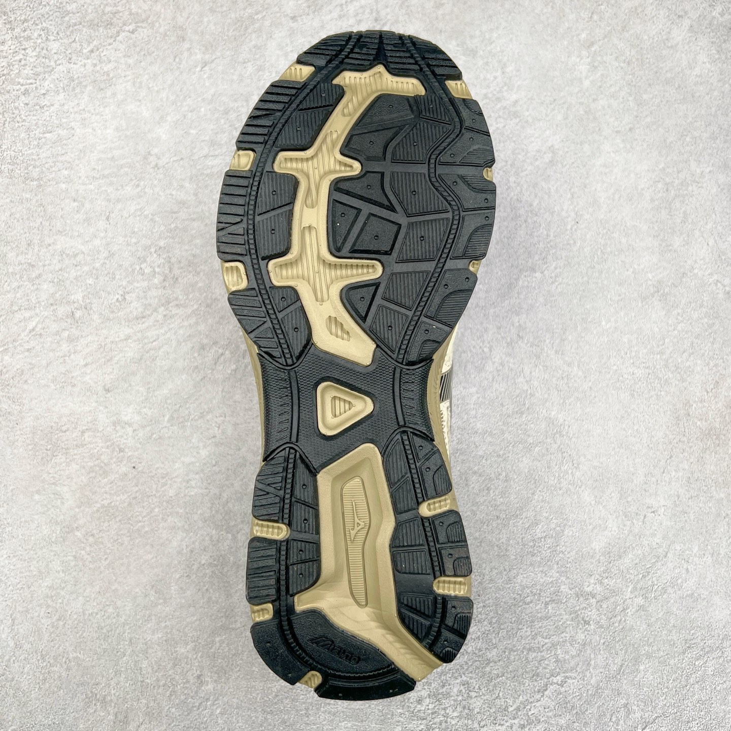 图片[9]-Mizuno Speed 2K 美津浓复古厚底织物合成革防滑耐磨透气低帮休闲跑步鞋 美津浓（Mizuno）是日本美津浓株式会社于1906年创立的运动品牌，经过一个多世纪的不断努力现已成为世界著名的运动器具、服装和鞋类生产商。美津浓力求服务于各类运动项目，并竭力使运动生活更加愉快和振奋。产品种类齐全，覆盖几乎全部主要运动项目，达到30万多个品类。尺码：36 36.5 37.5 38 38.5 39 40 40.5 41 42 42.5 43 44 44.5 45-选品中心