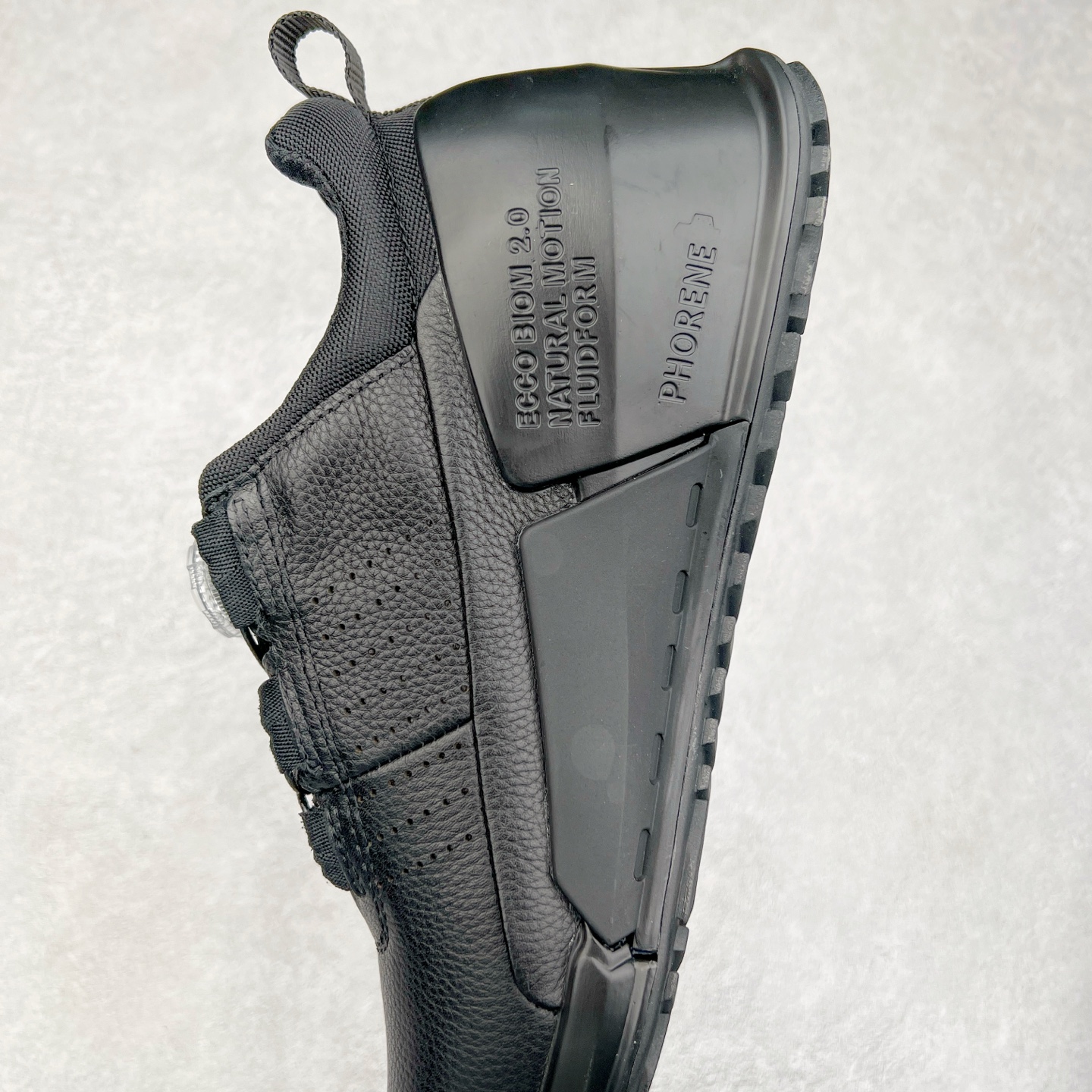 图片[7]-Ecco爱步男鞋新款运动鞋 跑鞋厚底增高老爹鞋 驱动系列全新款式 拼色拼接鞋面 时尚有型 牛皮与纺织品拼接 脚感舒适 出街有型 贴心套脚系带设计 舒适包裹双足 柔软细腻，亲肤透气 以摩托车粗犷胎纹为灵感 PU大底提供牵引性和支撑性 耐磨防滑提升稳定性 轻盈鞋底 舒适耐穿 户外出行 肆意洒脱 尺码：38 39 40 41 42 43 44（皮鞋码）-选品中心