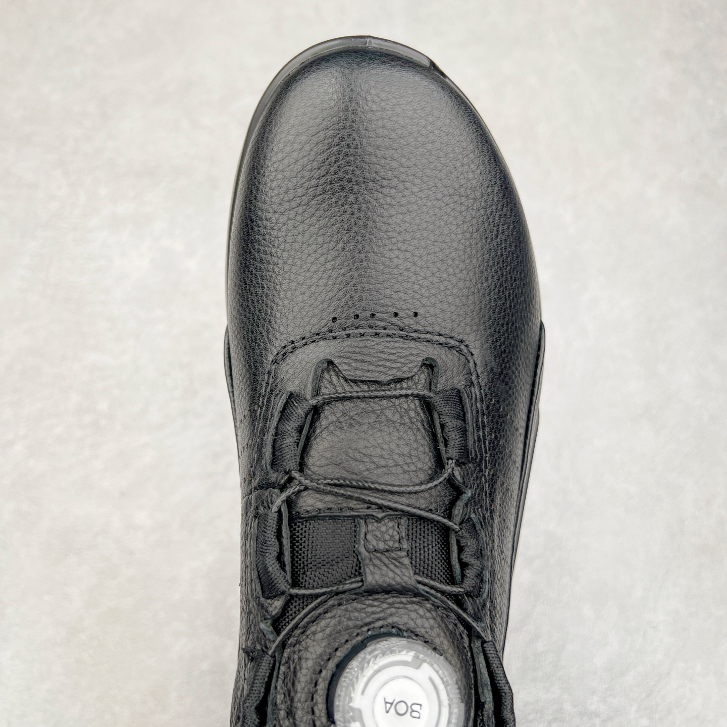 图片[4]-Ecco爱步男鞋新款运动鞋 跑鞋厚底增高老爹鞋 驱动系列全新款式 拼色拼接鞋面 时尚有型 牛皮与纺织品拼接 脚感舒适 出街有型 贴心套脚系带设计 舒适包裹双足 柔软细腻，亲肤透气 以摩托车粗犷胎纹为灵感 PU大底提供牵引性和支撑性 耐磨防滑提升稳定性 轻盈鞋底 舒适耐穿 户外出行 肆意洒脱 尺码：38 39 40 41 42 43 44（皮鞋码）-选品中心