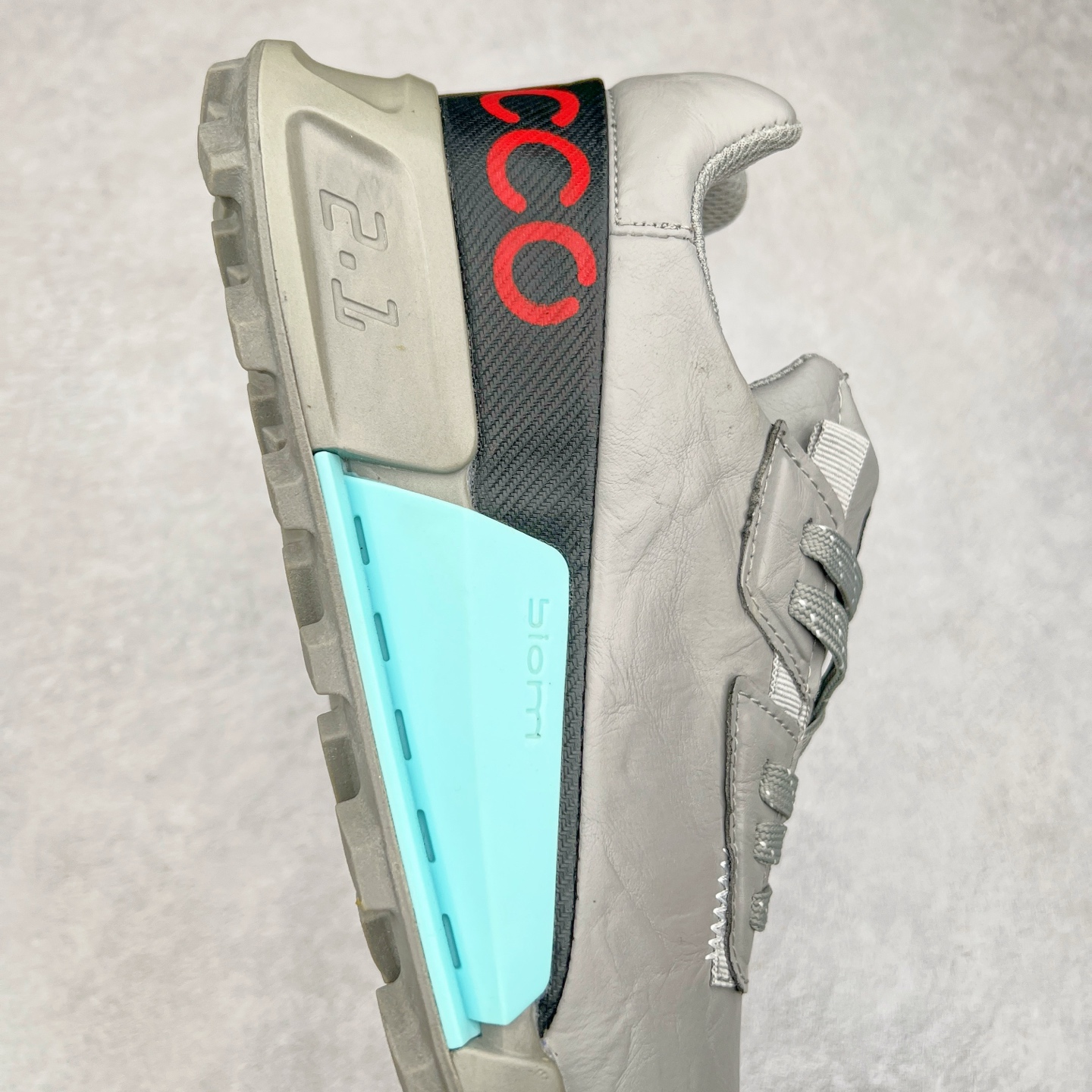 图片[6]-Ecco爱步男鞋新款运动鞋 跑鞋厚底增高老爹鞋 驱动系列全新款式 拼色拼接鞋面 时尚有型 牛皮与纺织品拼接 脚感舒适 出街有型 贴心套脚系带设计 舒适包裹双足 柔软细腻，亲肤透气 以摩托车粗犷胎纹为灵感 PU大底提供牵引性和支撑性 耐磨防滑提升稳定性 轻盈鞋底 舒适耐穿 户外出行 肆意洒脱 尺码：38 39 40 41 42 43 44（皮鞋码）-选品中心