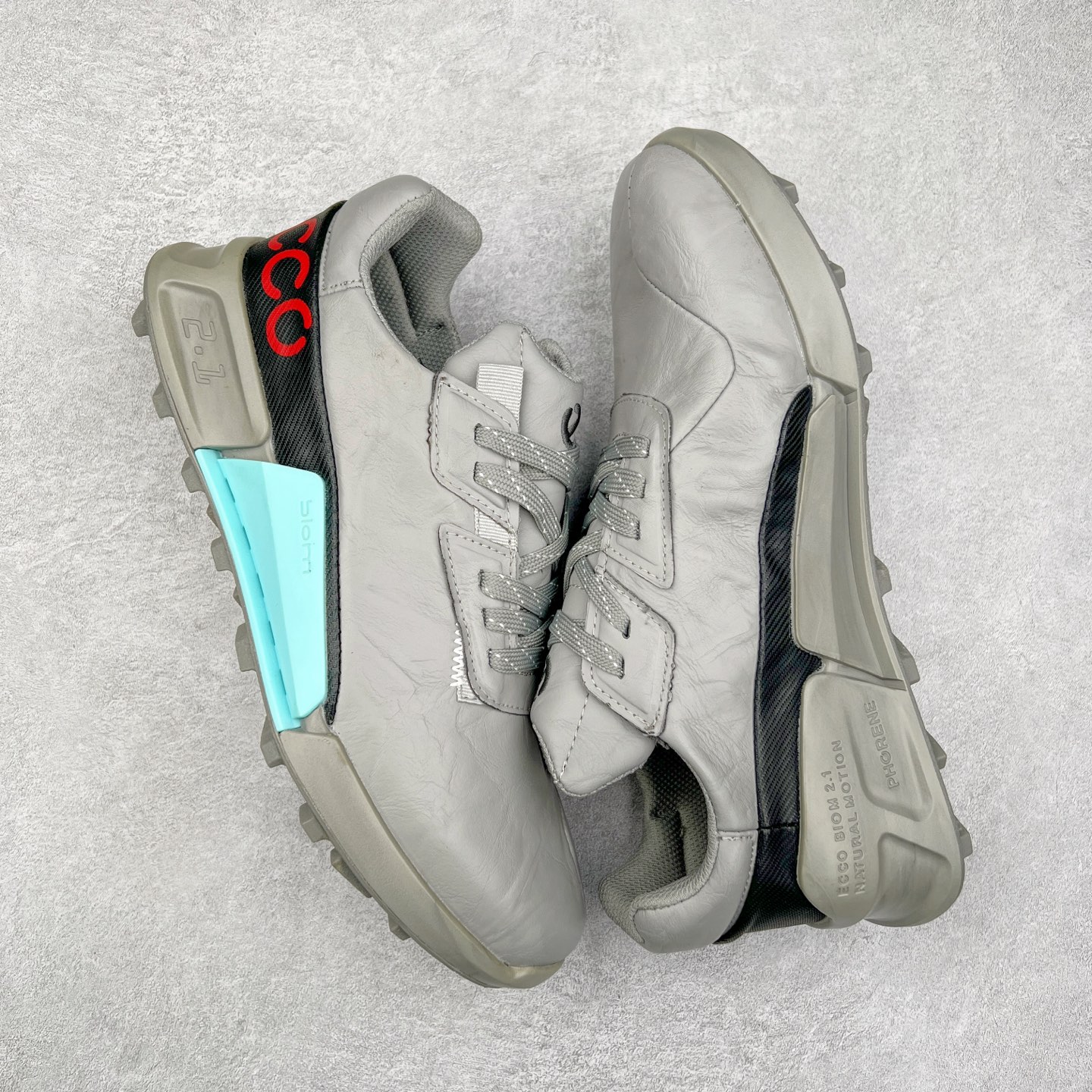 图片[3]-Ecco爱步男鞋新款运动鞋 跑鞋厚底增高老爹鞋 驱动系列全新款式 拼色拼接鞋面 时尚有型 牛皮与纺织品拼接 脚感舒适 出街有型 贴心套脚系带设计 舒适包裹双足 柔软细腻，亲肤透气 以摩托车粗犷胎纹为灵感 PU大底提供牵引性和支撑性 耐磨防滑提升稳定性 轻盈鞋底 舒适耐穿 户外出行 肆意洒脱 尺码：38 39 40 41 42 43 44（皮鞋码）-选品中心