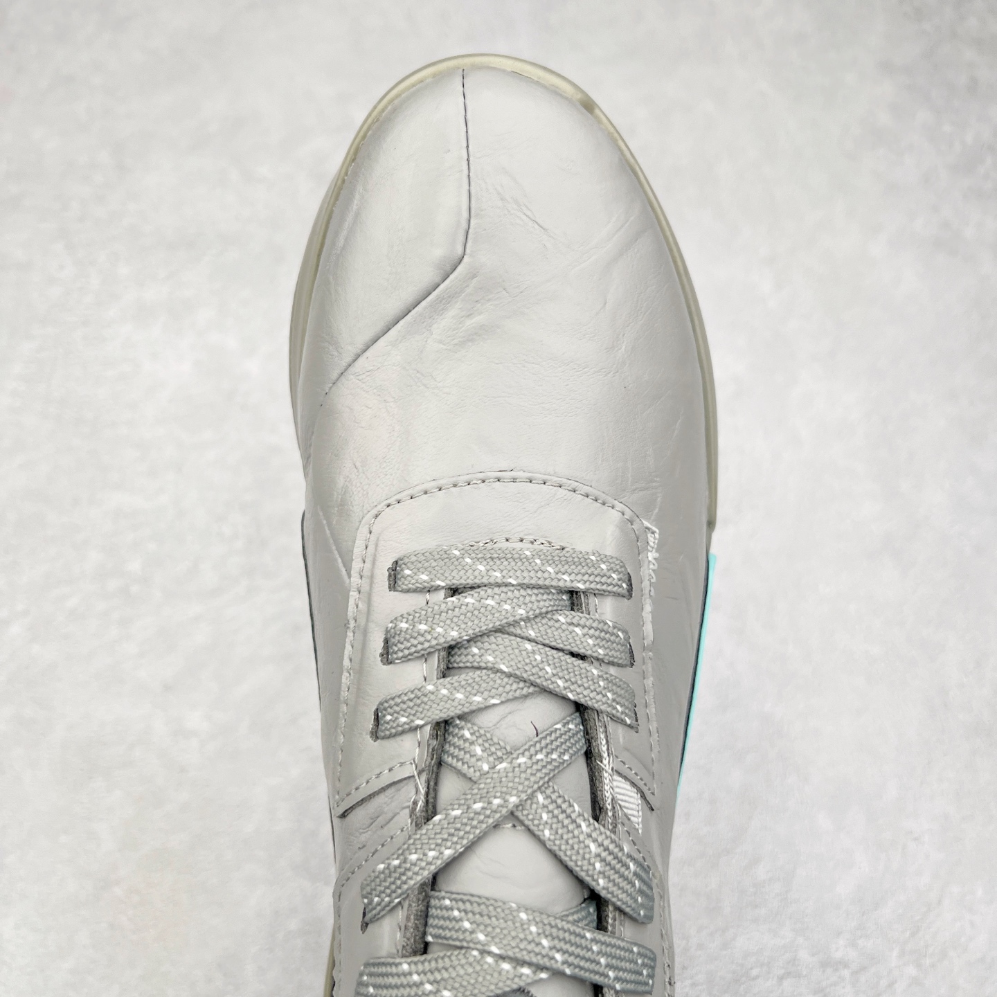 图片[4]-Ecco爱步男鞋新款运动鞋 跑鞋厚底增高老爹鞋 驱动系列全新款式 拼色拼接鞋面 时尚有型 牛皮与纺织品拼接 脚感舒适 出街有型 贴心套脚系带设计 舒适包裹双足 柔软细腻，亲肤透气 以摩托车粗犷胎纹为灵感 PU大底提供牵引性和支撑性 耐磨防滑提升稳定性 轻盈鞋底 舒适耐穿 户外出行 肆意洒脱 尺码：38 39 40 41 42 43 44（皮鞋码）-选品中心