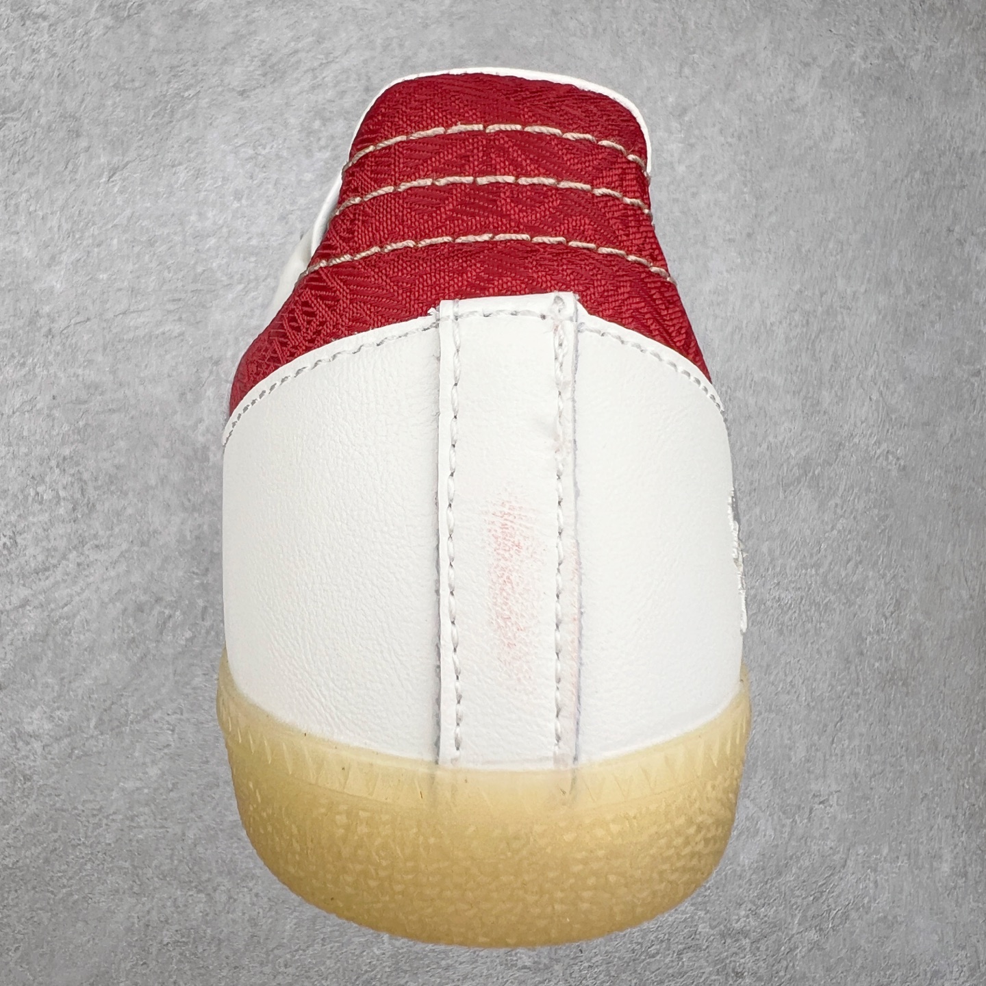 图片[8]-AD Original Samba OG 复古经典轻便板鞋 JQ5976 这款桑巴鞋展示了高质量的工艺 带有装饰的超锁缝制和无缝的手感 柔软、柔软的皮革造型和标志性的3条纹完成了精致的外观 正规合身鞋带 鞋面上有绒面鞋垫 橡胶鞋底 享受正畸套筒软感 自50年代首次亮相以来就一直在赢得粉丝的青睐 尺码：36 36.5 37.5 38 38.5 39 40 40.5 41 42 42.5 43 44 44.5 45-选品中心