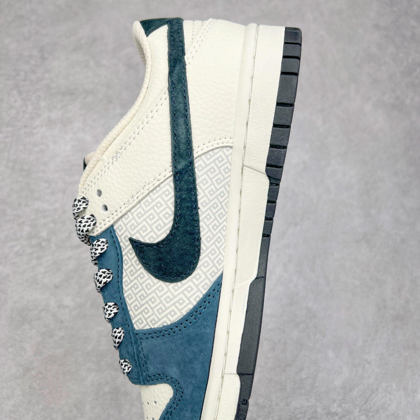 图片[7]-NK Dunk Low 定制配色 DJ2024-123 大厂出品 极力推荐 原装头层材料 独家版型蒸餾加工帶來的是更好的视觉和脚感体验大厂纯原品质出货 清洁度 电绣工艺 皮料切割干净无任何毛边 细节完美 尺码：36 36.5 37.5 38 38.5 39 40 40.5 41 42 42.5 43 44 44.5 45-选品中心