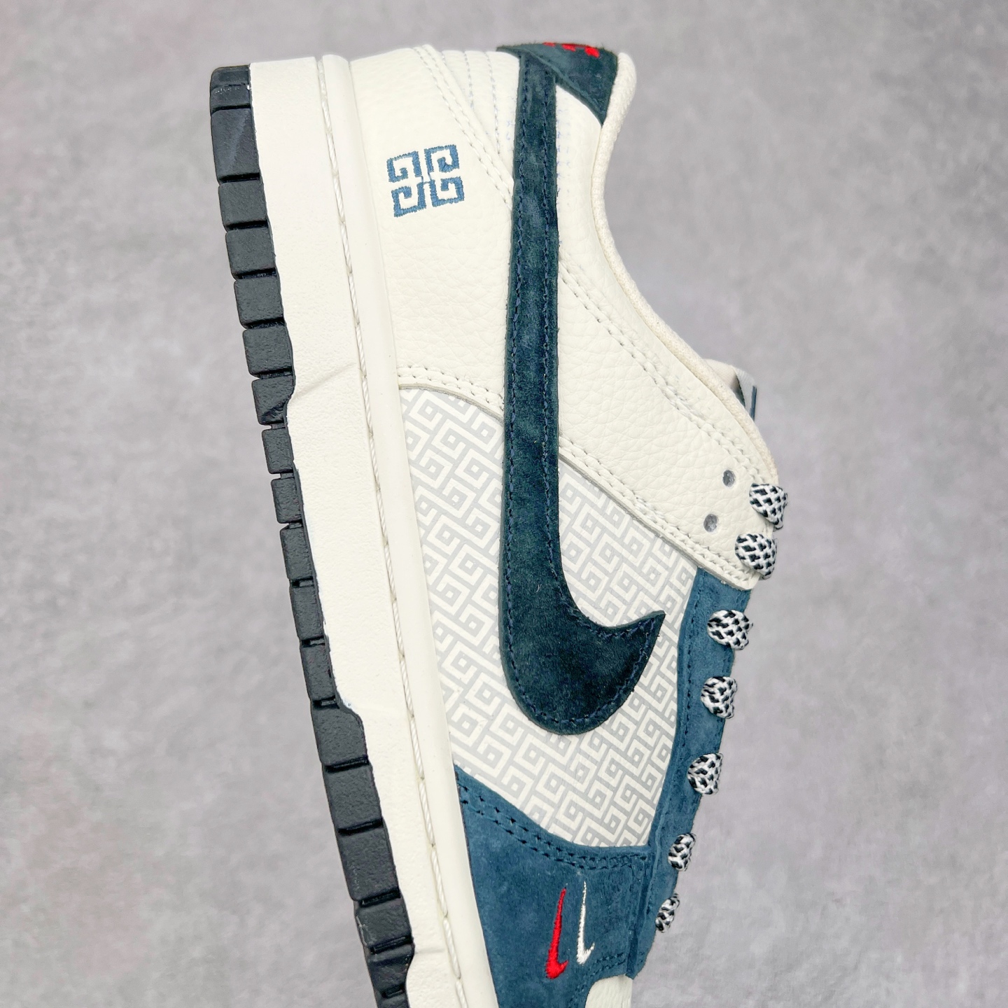 图片[6]-NK Dunk Low 定制配色 DJ2024-123 大厂出品 极力推荐 原装头层材料 独家版型蒸餾加工帶來的是更好的视觉和脚感体验大厂纯原品质出货 清洁度 电绣工艺 皮料切割干净无任何毛边 细节完美 尺码：36 36.5 37.5 38 38.5 39 40 40.5 41 42 42.5 43 44 44.5 45-选品中心