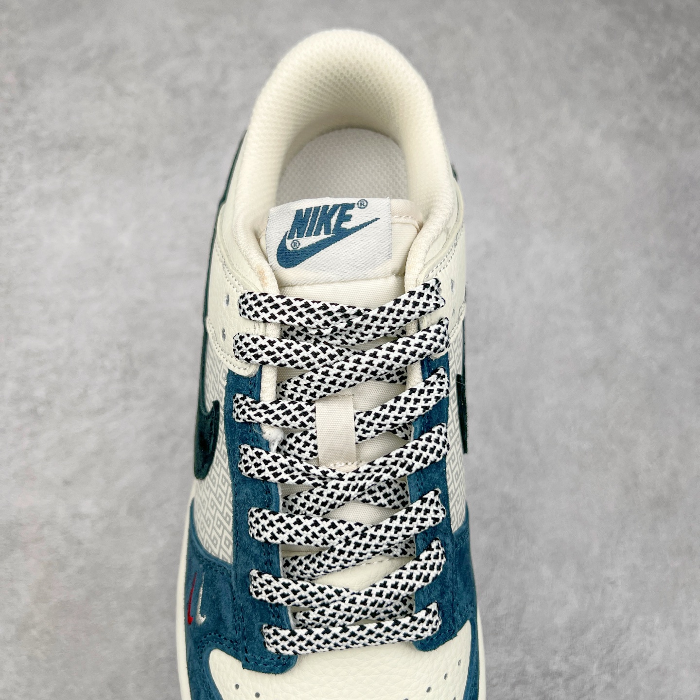 图片[5]-NK Dunk Low 定制配色 DJ2024-123 大厂出品 极力推荐 原装头层材料 独家版型蒸餾加工帶來的是更好的视觉和脚感体验大厂纯原品质出货 清洁度 电绣工艺 皮料切割干净无任何毛边 细节完美 尺码：36 36.5 37.5 38 38.5 39 40 40.5 41 42 42.5 43 44 44.5 45-选品中心