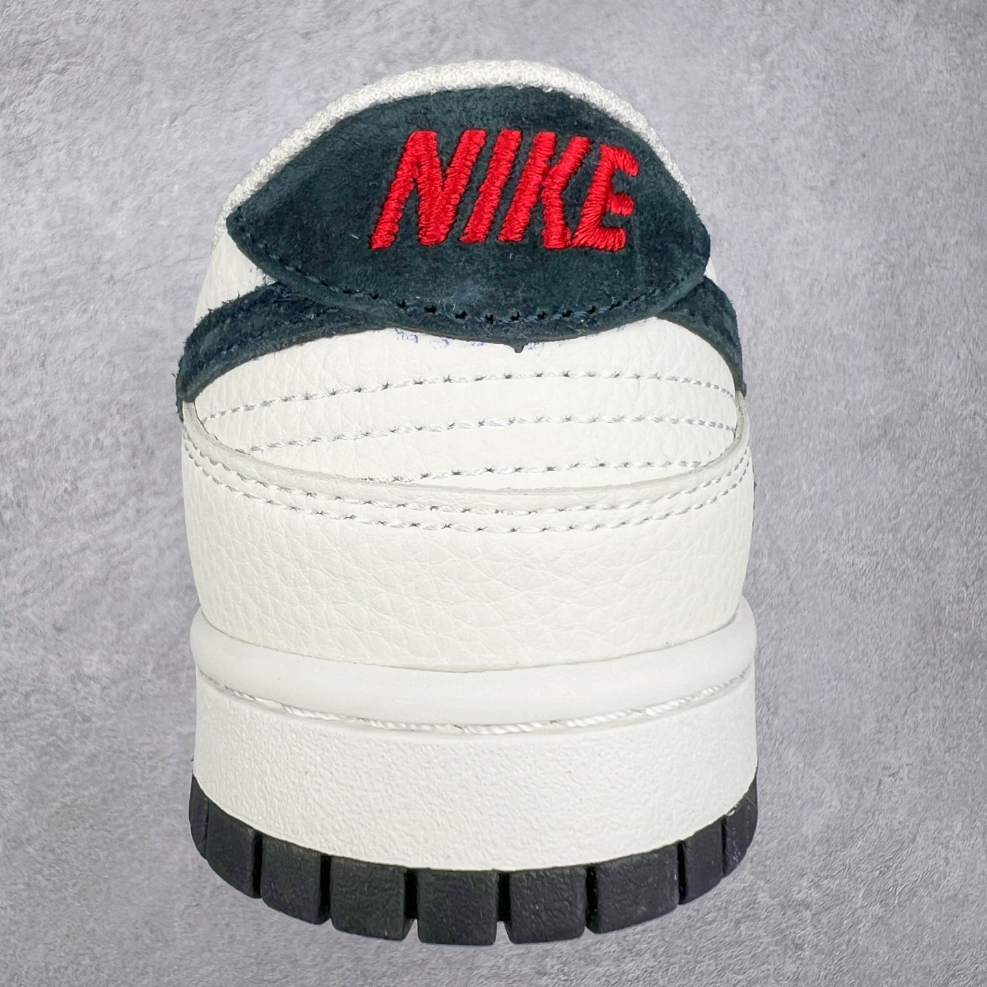 图片[8]-NK Dunk Low 定制配色 DJ2024-123 大厂出品 极力推荐 原装头层材料 独家版型蒸餾加工帶來的是更好的视觉和脚感体验大厂纯原品质出货 清洁度 电绣工艺 皮料切割干净无任何毛边 细节完美 尺码：36 36.5 37.5 38 38.5 39 40 40.5 41 42 42.5 43 44 44.5 45-选品中心