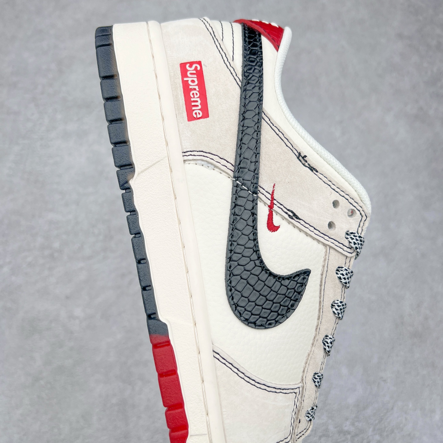 图片[6]-NK Dunk Low 定制配色 HH7518-030 大厂出品 极力推荐 原装头层材料 独家版型蒸餾加工帶來的是更好的视觉和脚感体验大厂纯原品质出货 清洁度 电绣工艺 皮料切割干净无任何毛边 细节完美 尺码：36 36.5 37.5 38 38.5 39 40 40.5 41 42 42.5 43 44 44.5 45-选品中心