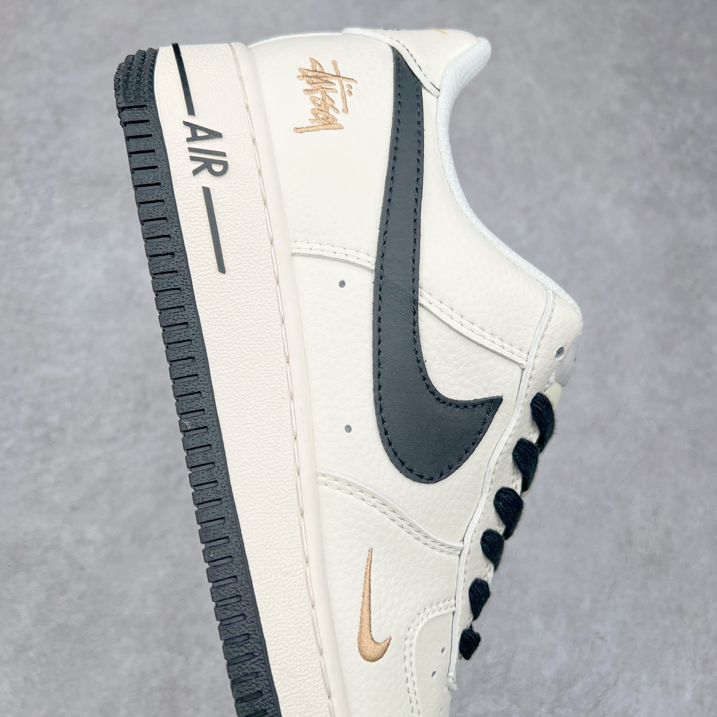 图片[6]-NK Air Force 1´07 Low 空军一号低帮百搭休闲运动板鞋 XZ6188-720 柔软、弹性十足的缓震性能和出色的中底设计 横跨复古与现代的外型结合 造就出风靡全球 三十多年的Force 1 直到今天还深受青睐 尺码：36 36.5 37.5 38 38.5 39 40 40.5 41 42 42.5 43 44 44.5 45-选品中心