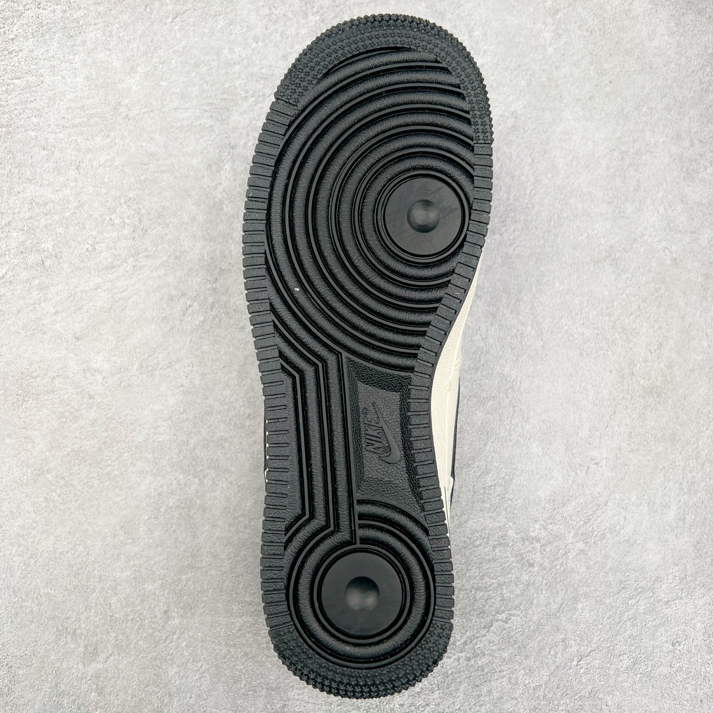 图片[9]-NK Air Force 1´07 Low 空军一号低帮百搭休闲运动板鞋 XZ6188-720 柔软、弹性十足的缓震性能和出色的中底设计 横跨复古与现代的外型结合 造就出风靡全球 三十多年的Force 1 直到今天还深受青睐 尺码：36 36.5 37.5 38 38.5 39 40 40.5 41 42 42.5 43 44 44.5 45-选品中心