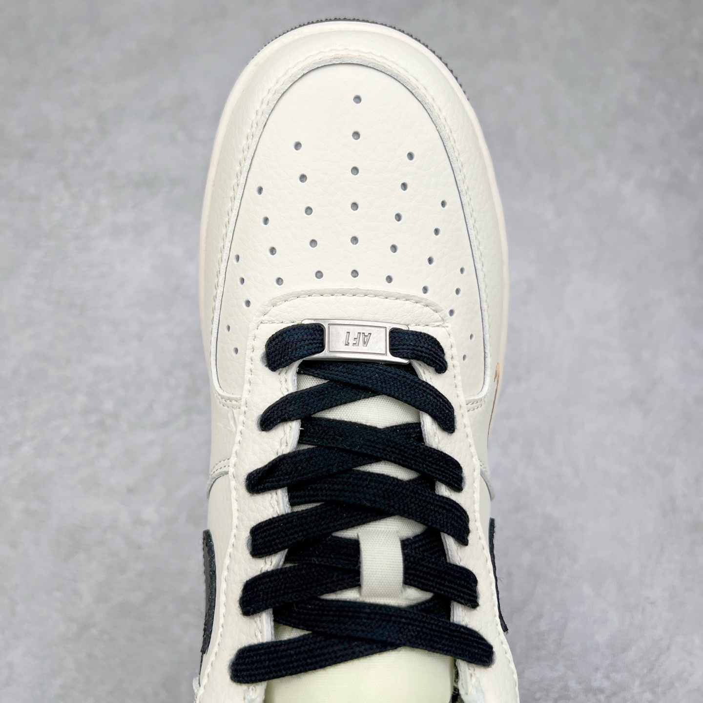 图片[4]-NK Air Force 1´07 Low 空军一号低帮百搭休闲运动板鞋 XZ6188-720 柔软、弹性十足的缓震性能和出色的中底设计 横跨复古与现代的外型结合 造就出风靡全球 三十多年的Force 1 直到今天还深受青睐 尺码：36 36.5 37.5 38 38.5 39 40 40.5 41 42 42.5 43 44 44.5 45-选品中心