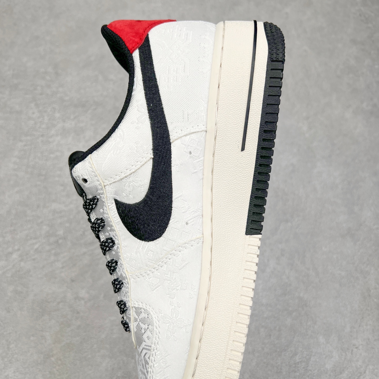 图片[7]-NK Air Force 1´07 Low 空军一号低帮百搭休闲运动板鞋 DM6868-054 柔软、弹性十足的缓震性能和出色的中底设计 横跨复古与现代的外型结合 造就出风靡全球 三十多年的Force 1 直到今天还深受青睐 尺码：36 36.5 37.5 38 38.5 39 40 40.5 41 42 42.5 43 44 44.5 45-选品中心