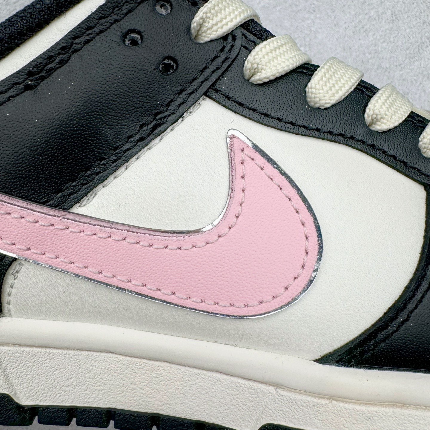 图片[20]-＃YC纯原 NK Dunk Low 星辰蝶梦 BP1220-009 定制系列天花板 无原鞋不开发 全系列得物原鞋一比一校对开发 配色持续更新中 终端对接 优势输出 全套原厂楦头原纸板数据档案倾力打造 原汁原味莞产 极致还原 圈内最强针车工艺 高端零售指定版 广东原厂配套原盒原标 鞋盒分三个尺码段 原厂冲刀 超高清洁度 全鞋零毛边皮料切割 采用原厂百宏鞋带以及原厂百宏织唛舌标 内标可供原厂几率过验 进口原装条纹中底布 四线拉帮白色点胶 原厂拉帮手法遵循公司 原厂电绣 极致还原 尺码：36 36.5 37.5 38 38.5 39 40 40.5 41 42 42.5 43 44 44.5 45 46-选品中心